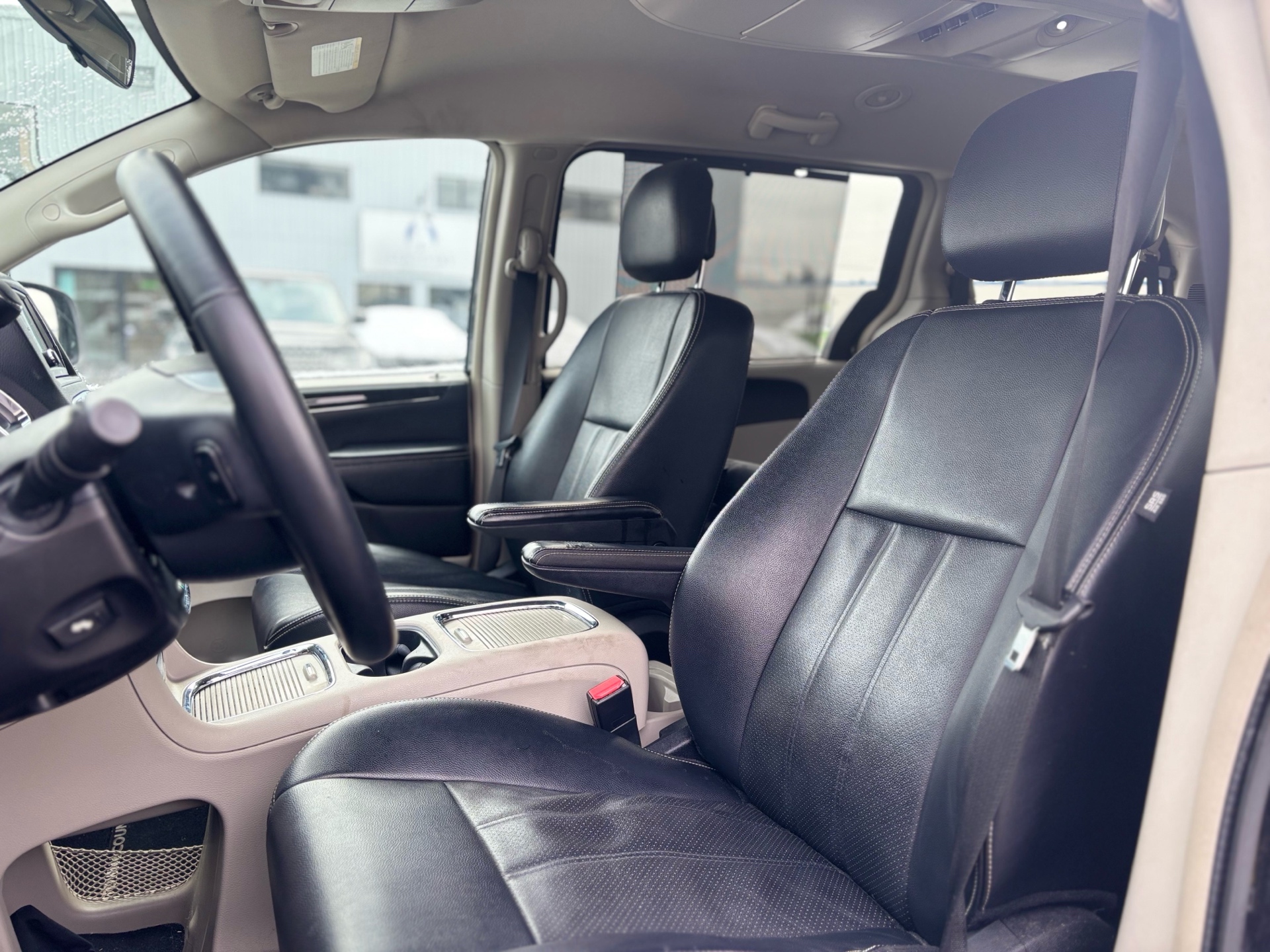/canwestautoinc/2013-Chrysler-Town&-4405485327867553.jpg