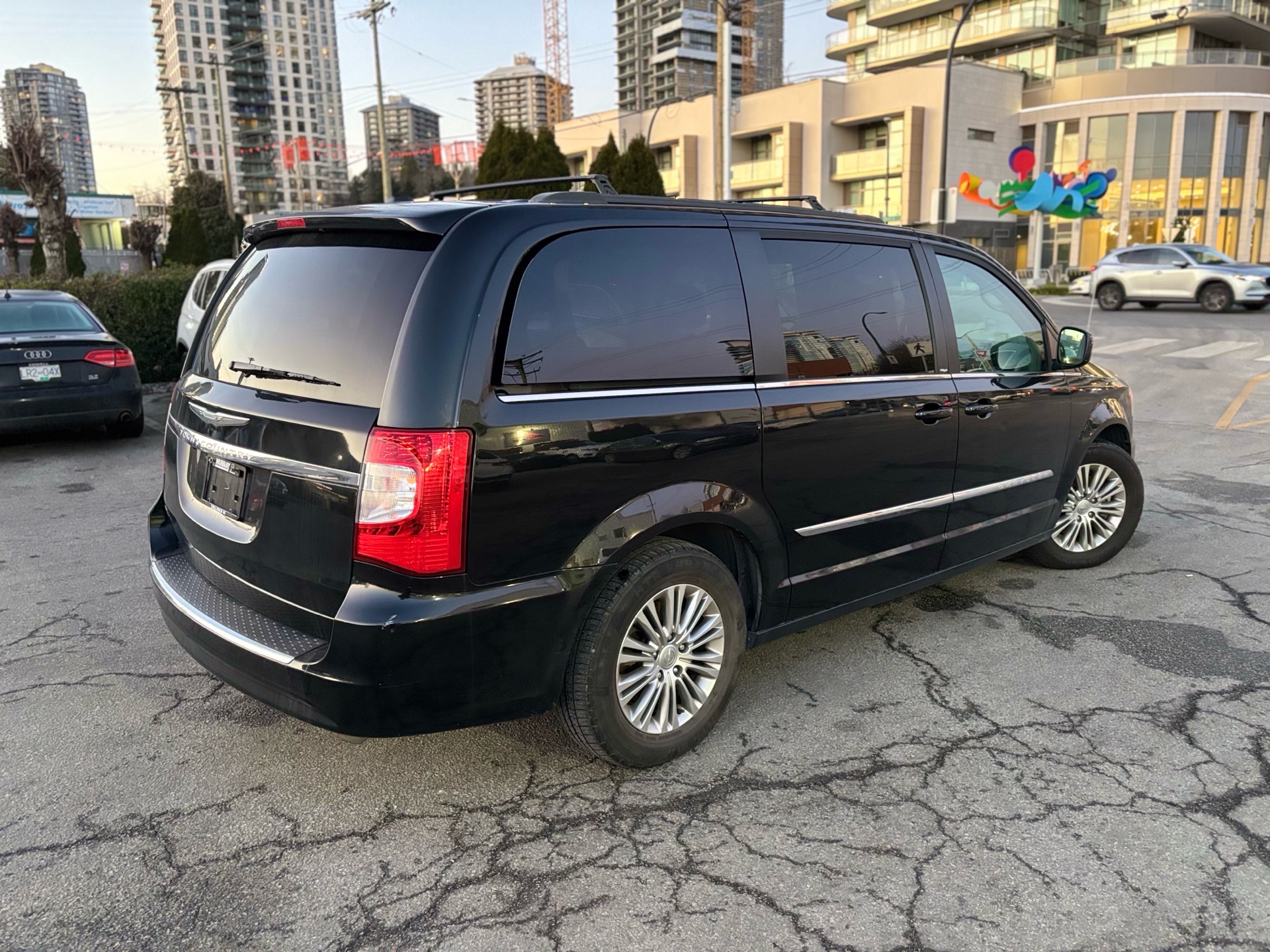 /canwestautoinc/2013-Chrysler-Town&-6292774585707153.jpg