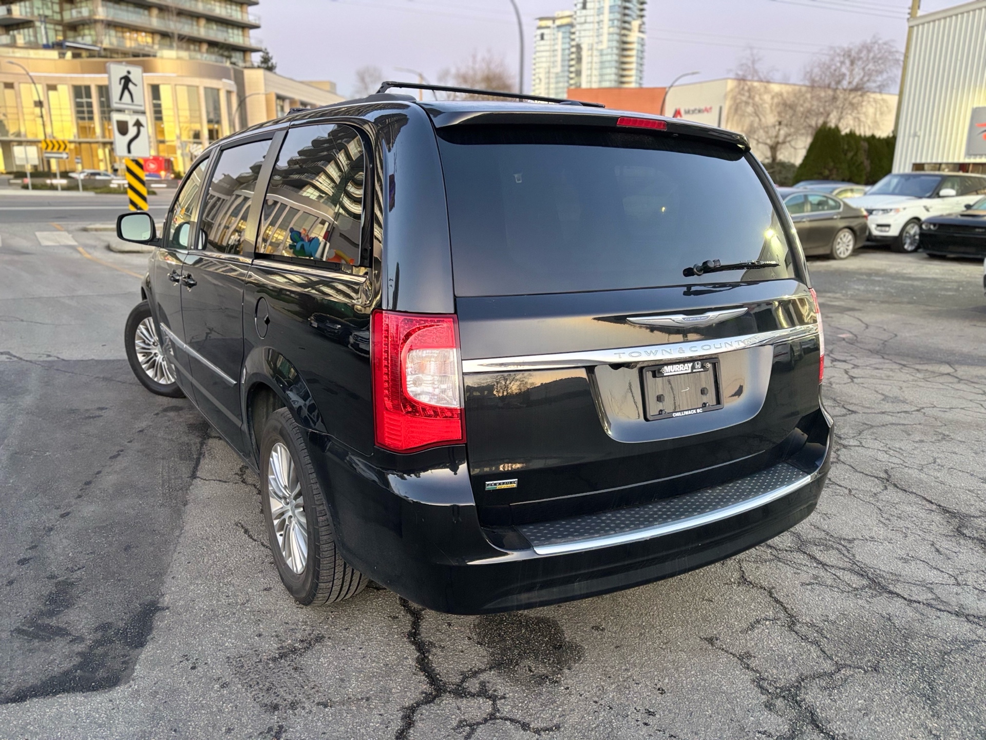 /canwestautoinc/2013-Chrysler-Town&-796688642220641.jpg