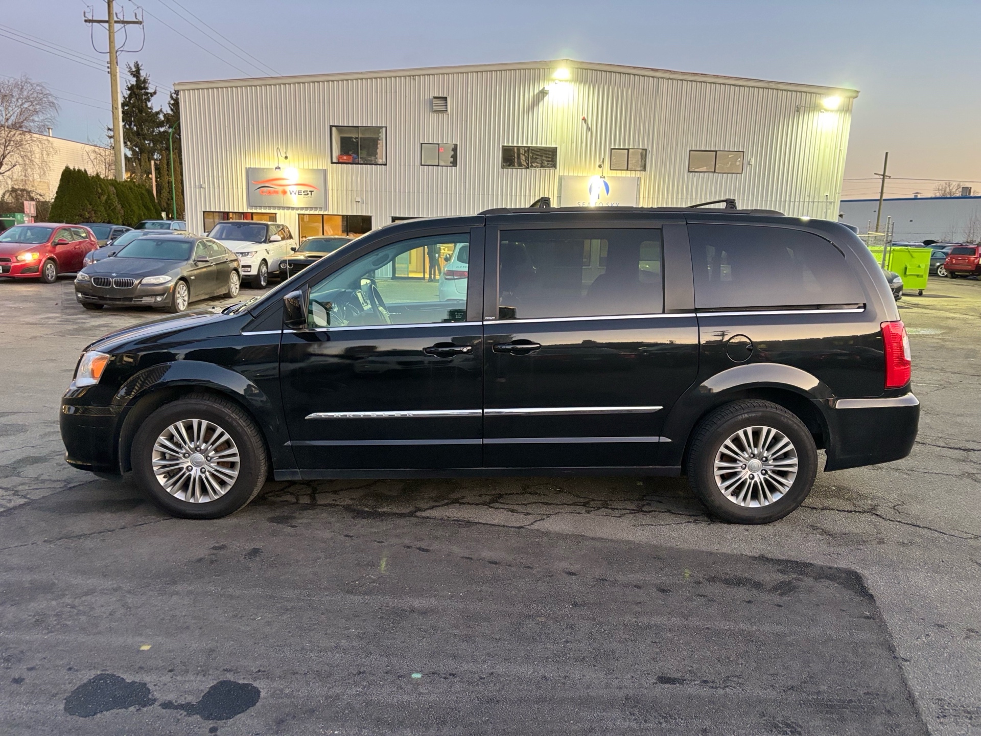 /canwestautoinc/2013-Chrysler-Town&-97496123953838.jpg