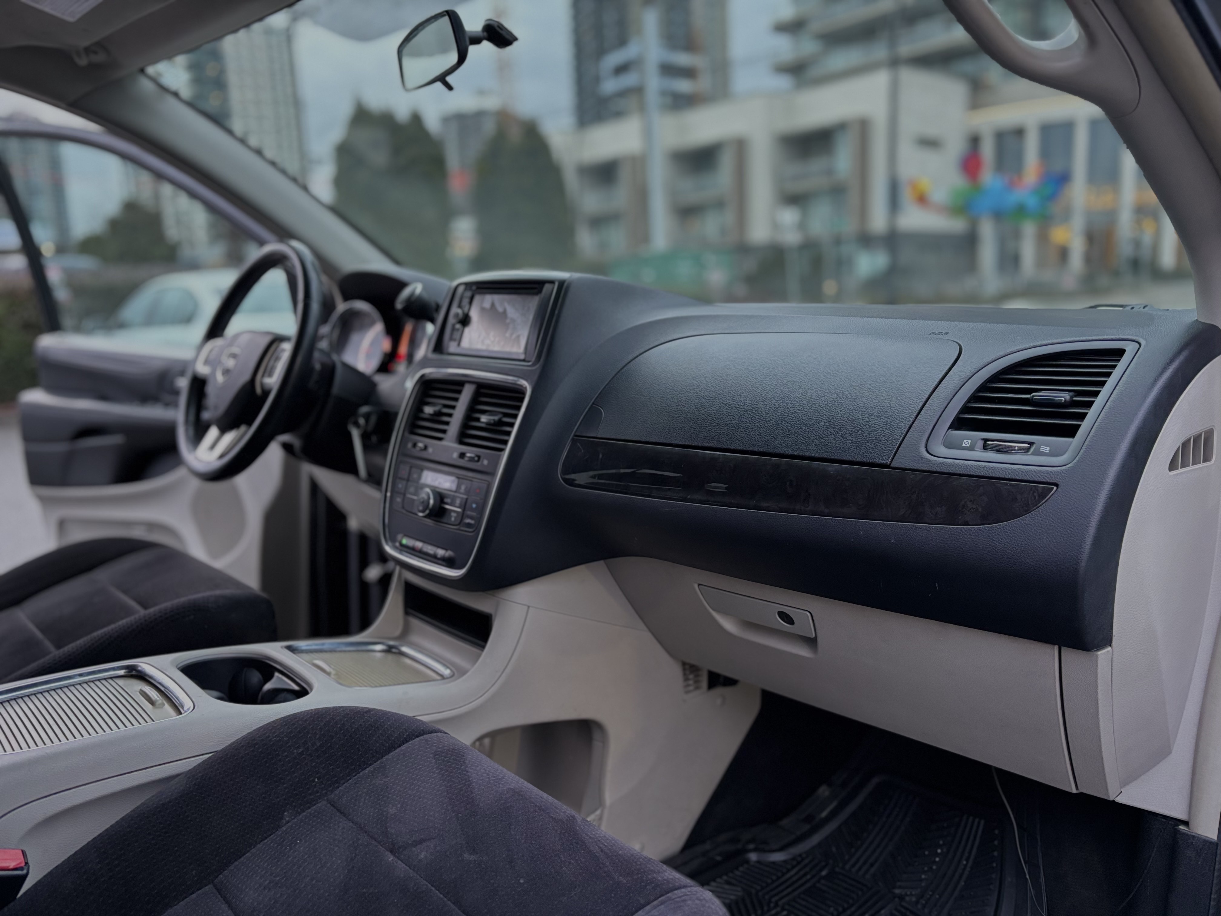 /canwestautoinc/2013-Dodge-GrandCaravan-6179109564679486.jpg