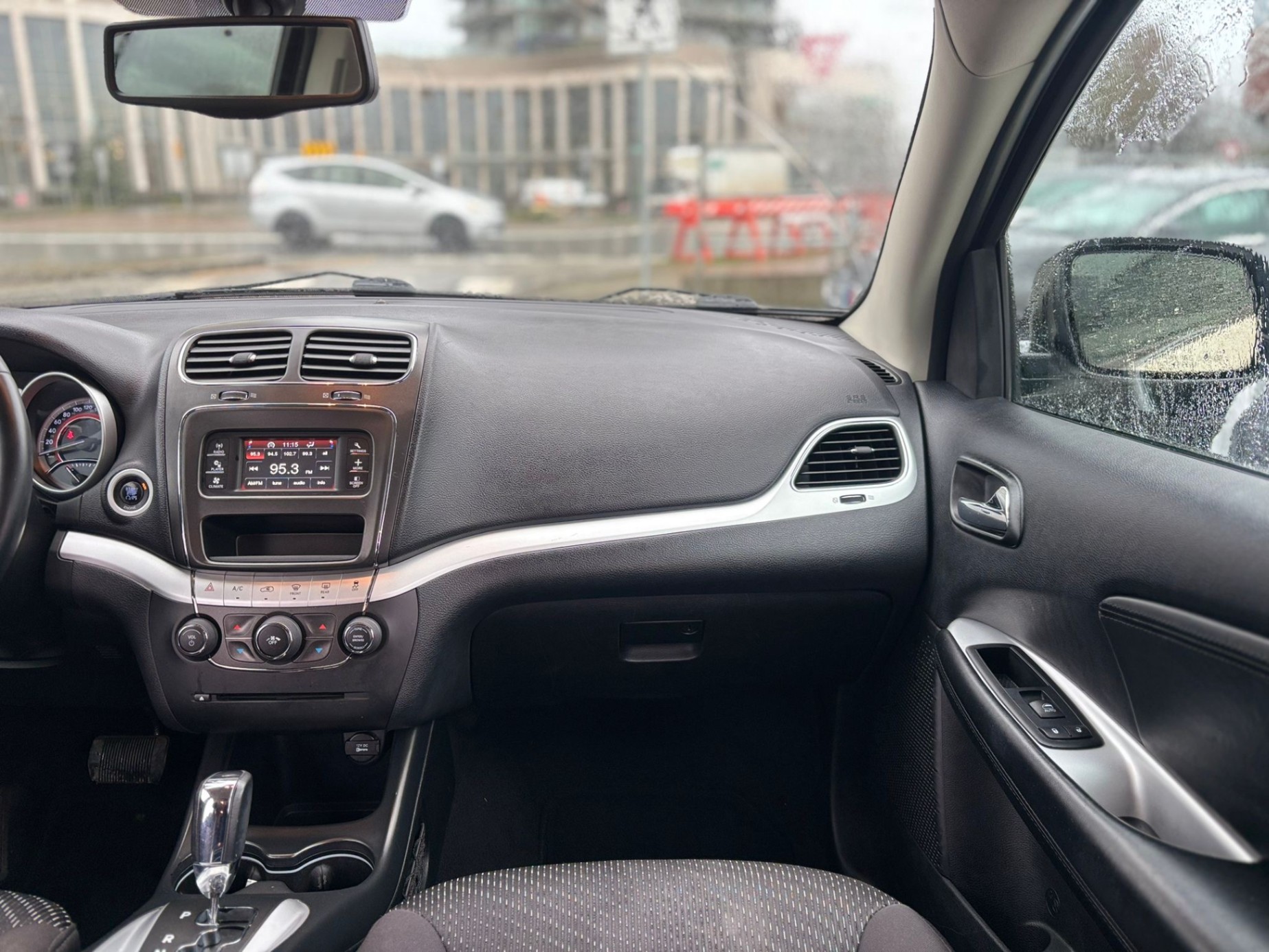 /canwestautoinc/2013-Dodge-Journey-04145232667920373.jpg
