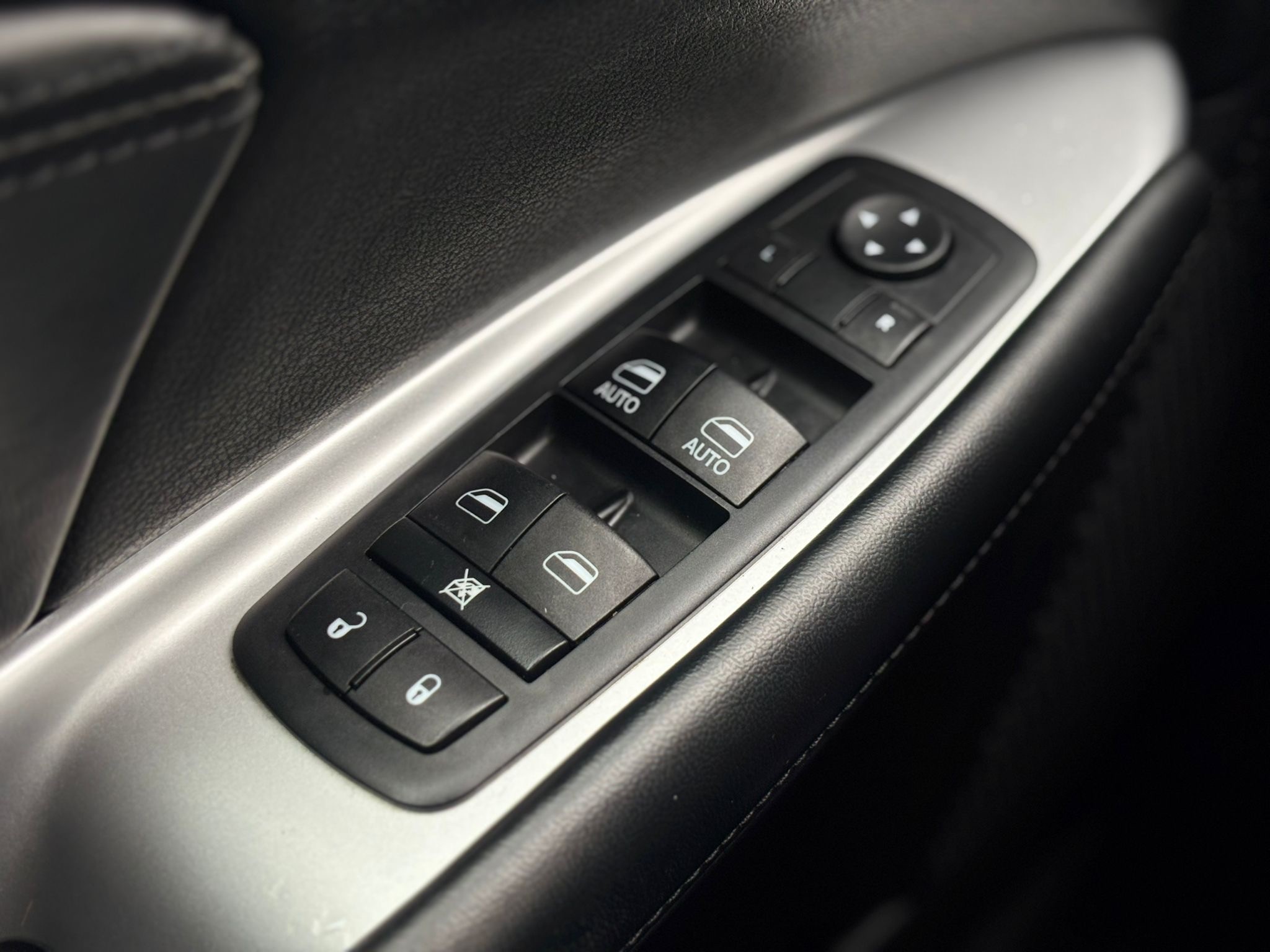 /canwestautoinc/2013-Dodge-Journey-14465115890888613.jpg