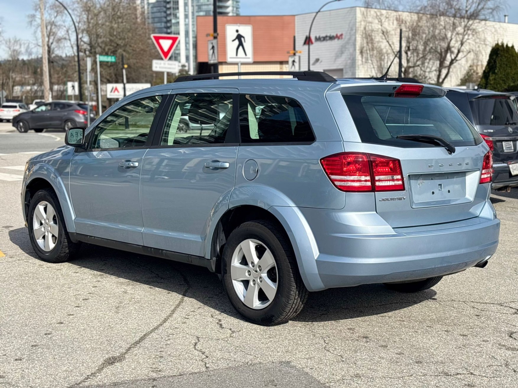 /canwestautoinc/2013-Dodge-Journey-26114502734144107.jpg