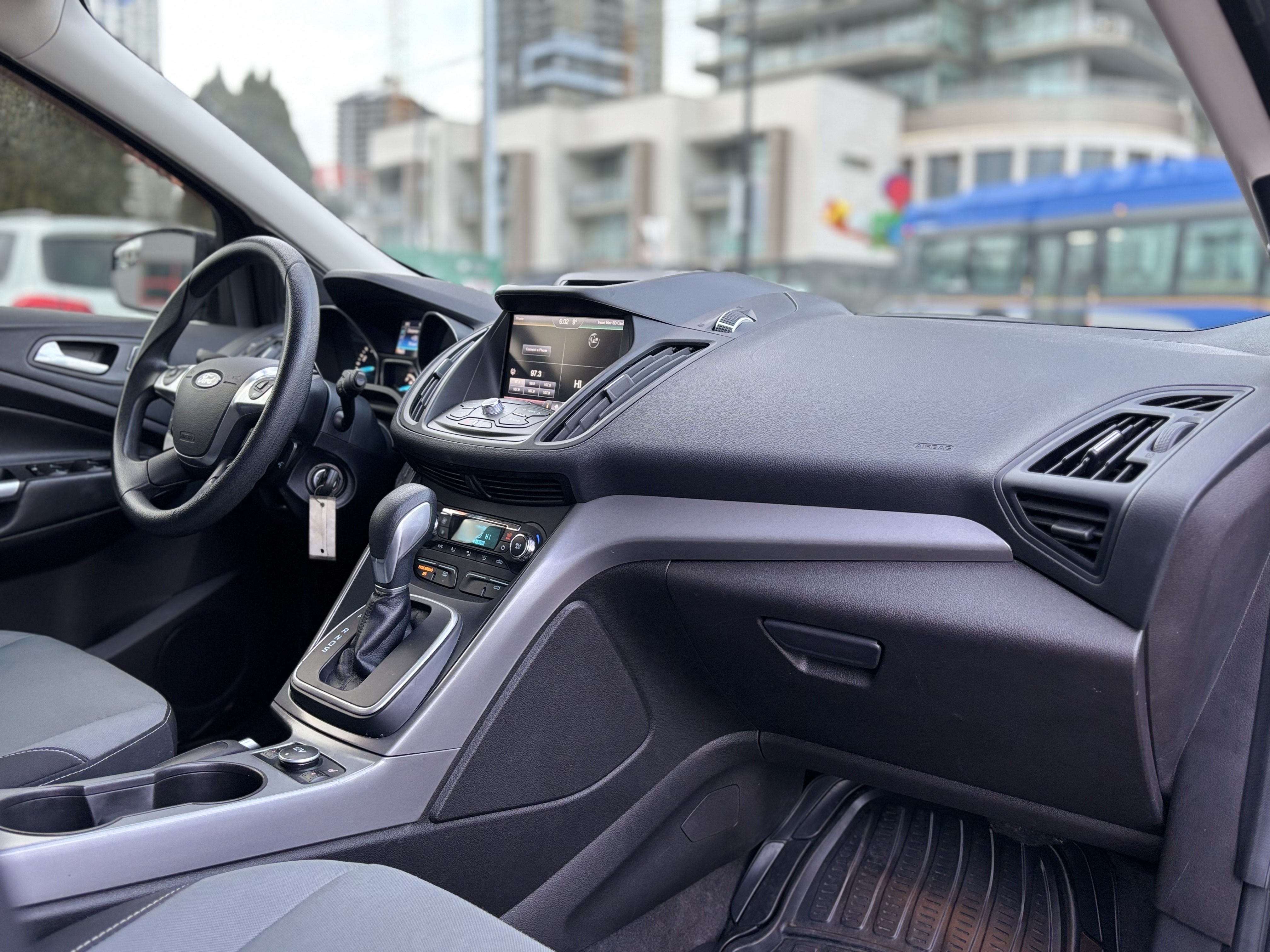 /canwestautoinc/2013-Ford-Escape-00587601177765551.jpg