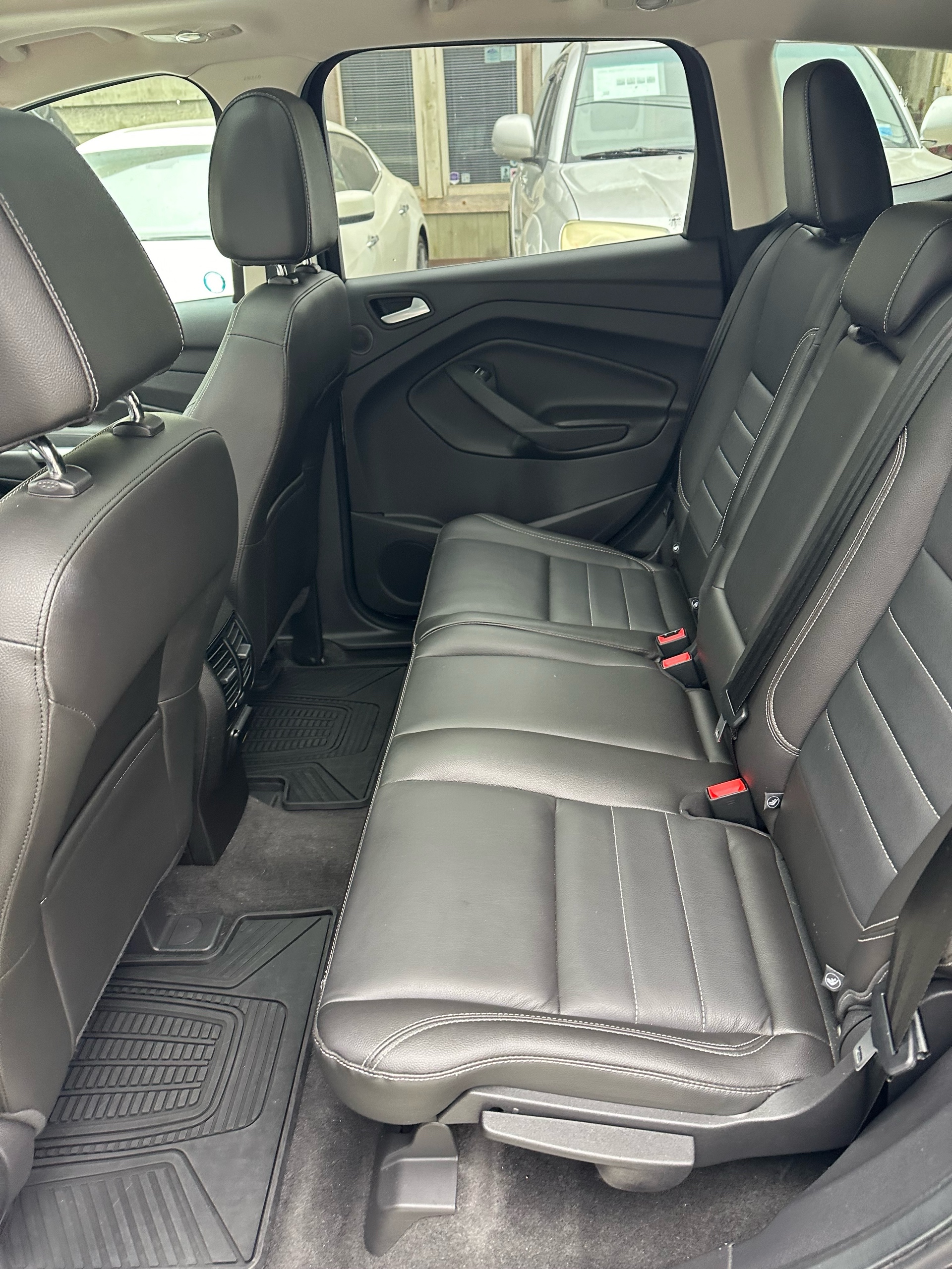 /canwestautoinc/2013-Ford-Escape-017093553178088916.jpg