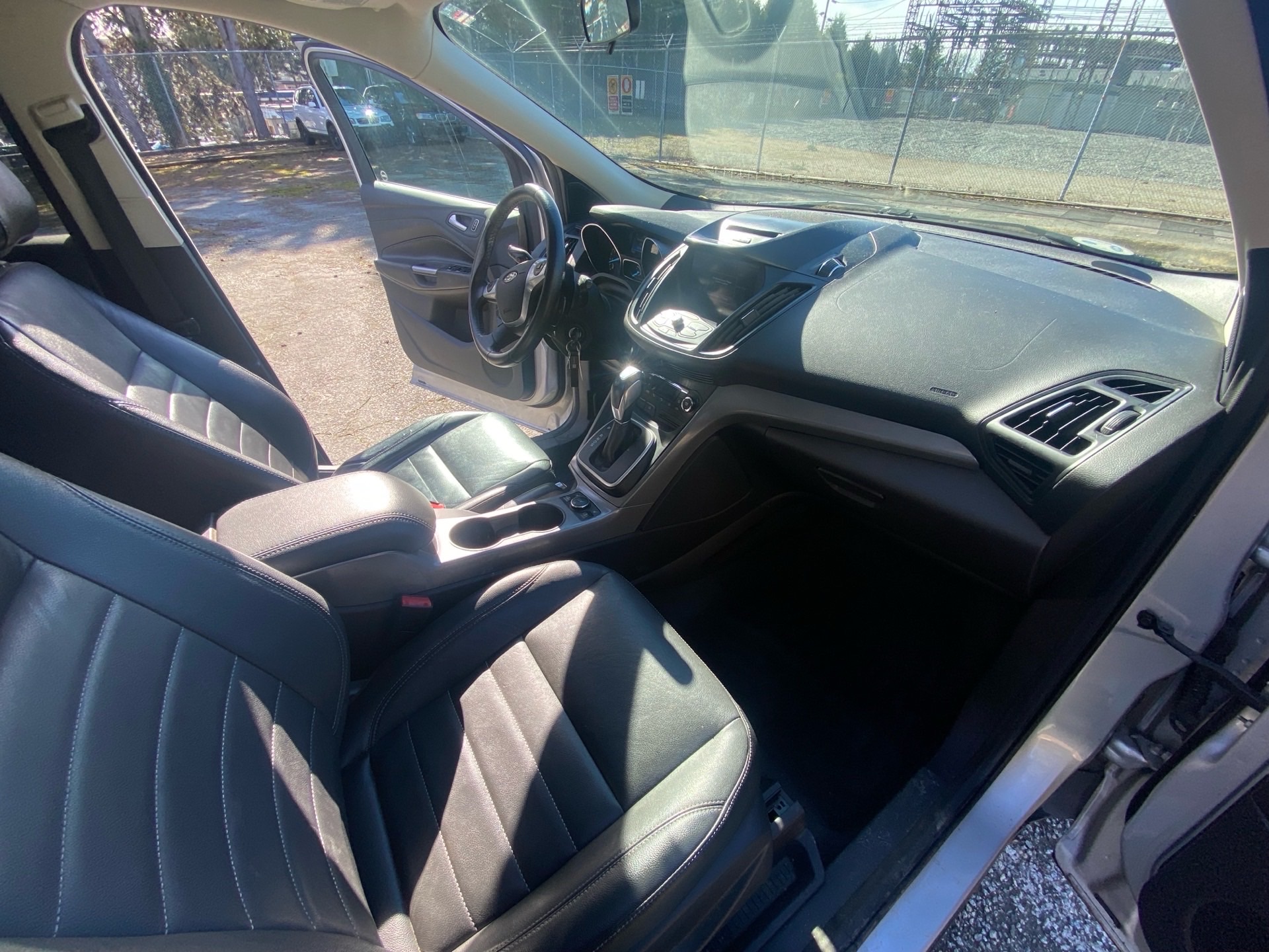 /canwestautoinc/2013-Ford-Escape-0734676111475232.jpg