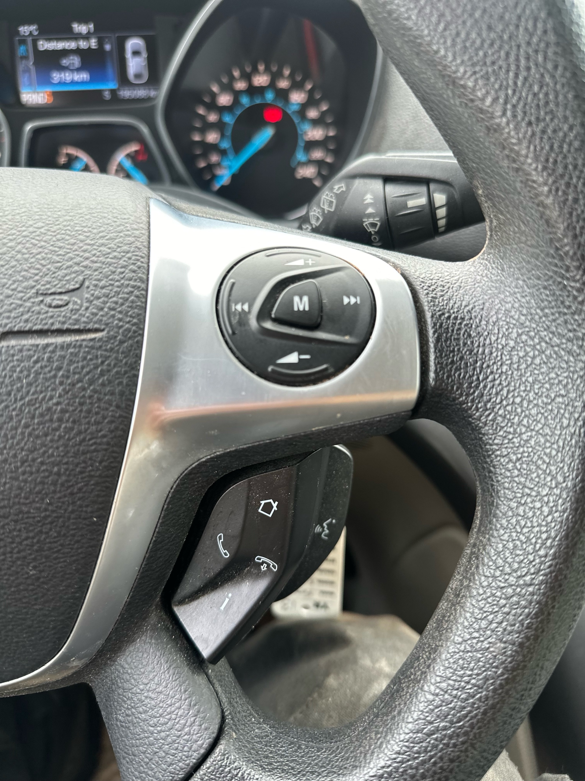 /canwestautoinc/2013-Ford-Escape-1519915167562471.jpg