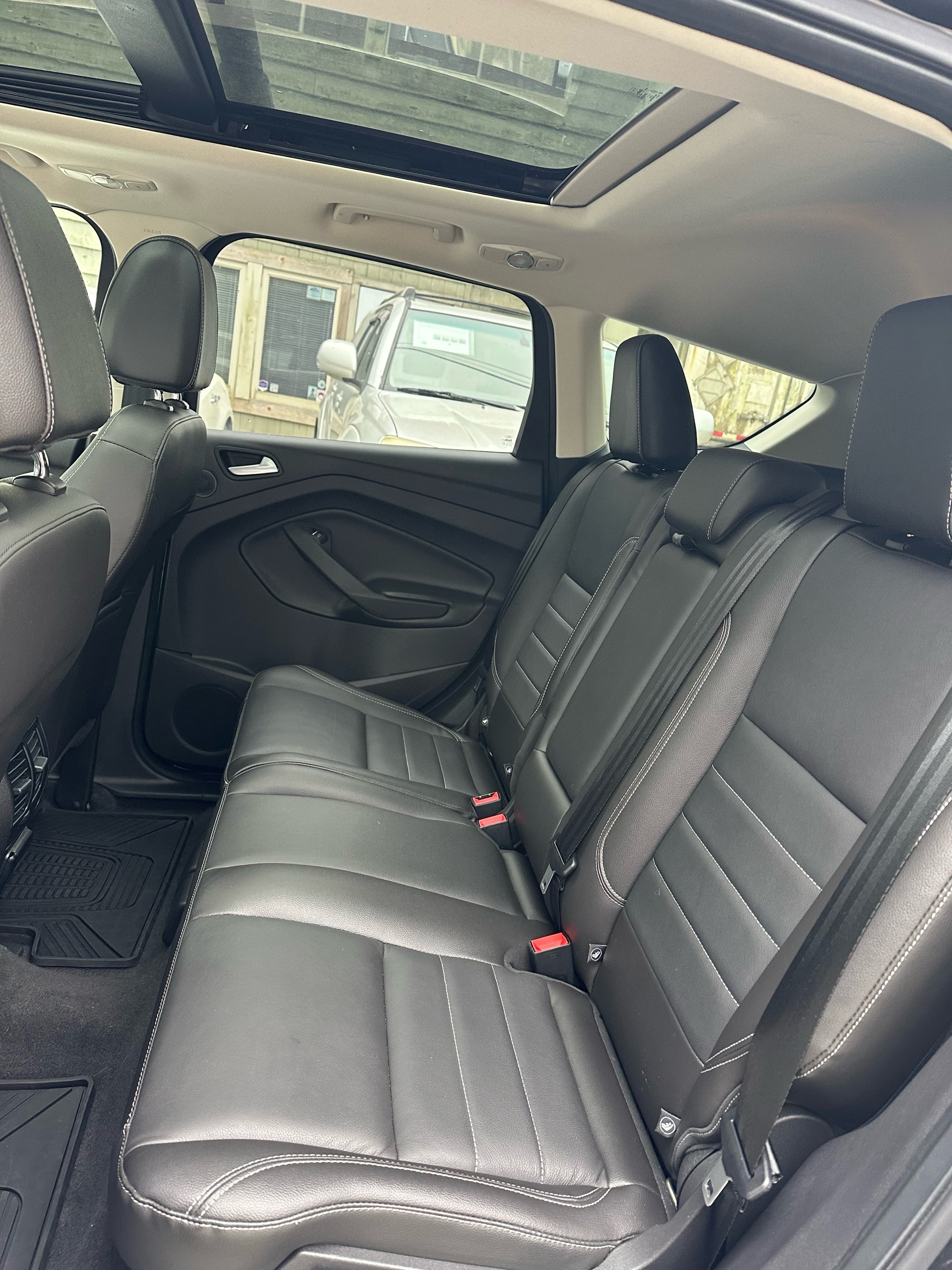 /canwestautoinc/2013-Ford-Escape-2491264605682295.jpg
