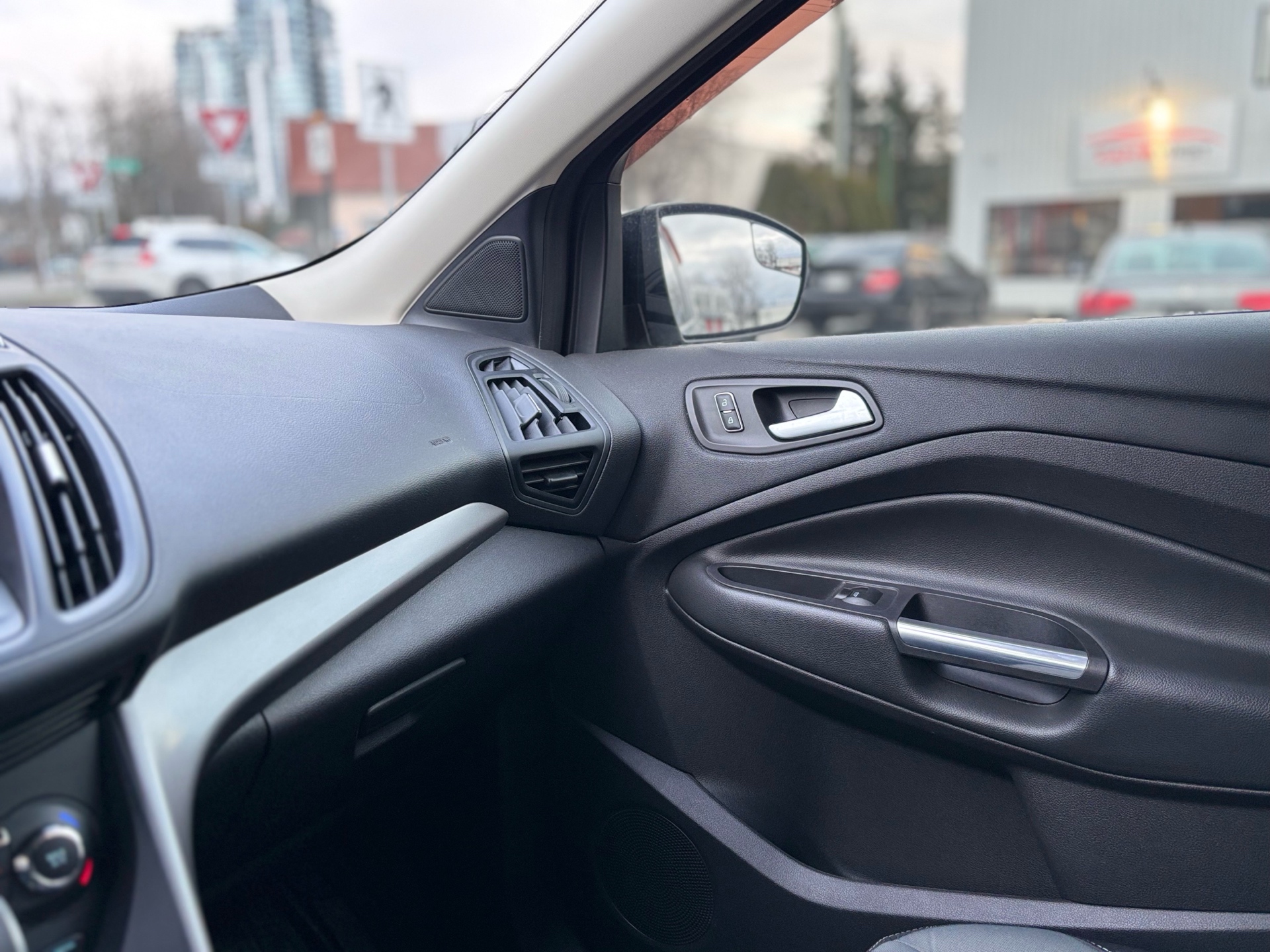 /canwestautoinc/2013-Ford-Escape-4171677227412547.jpg