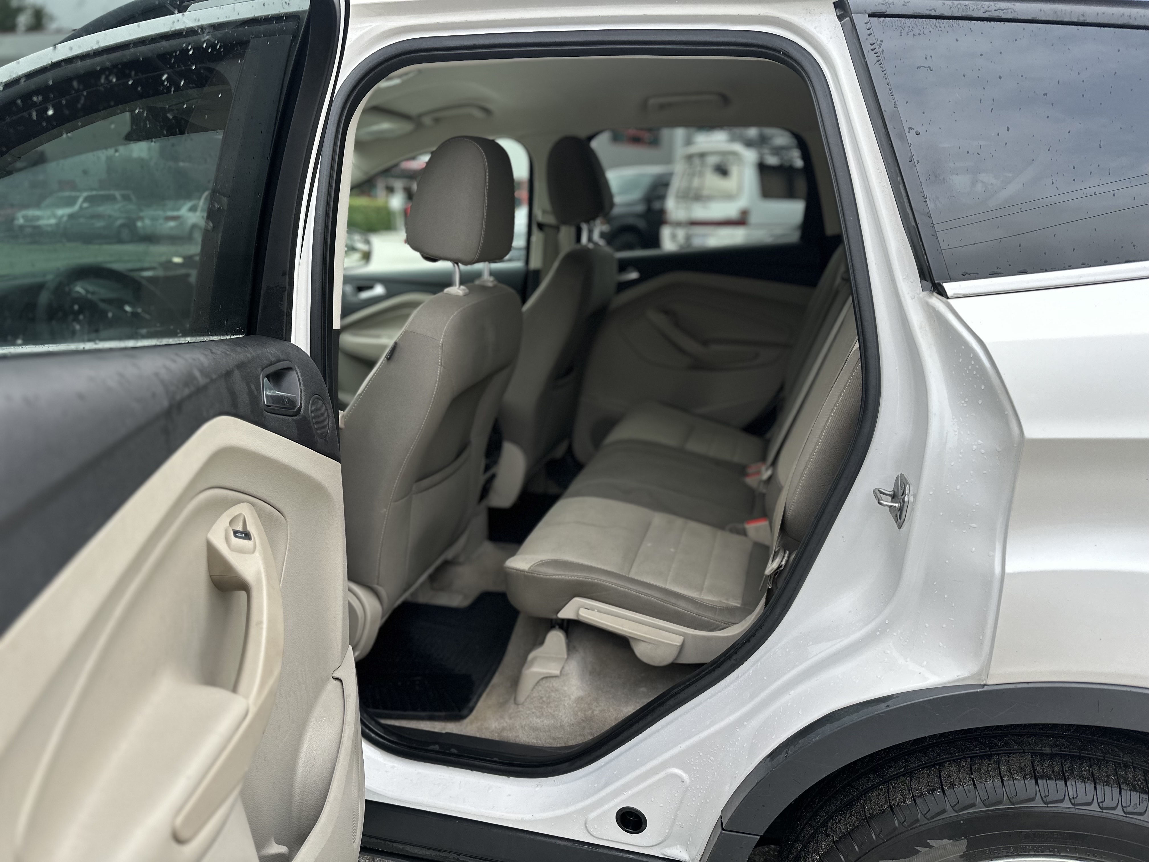 /canwestautoinc/2013-Ford-Escape-7152220076668574.jpg