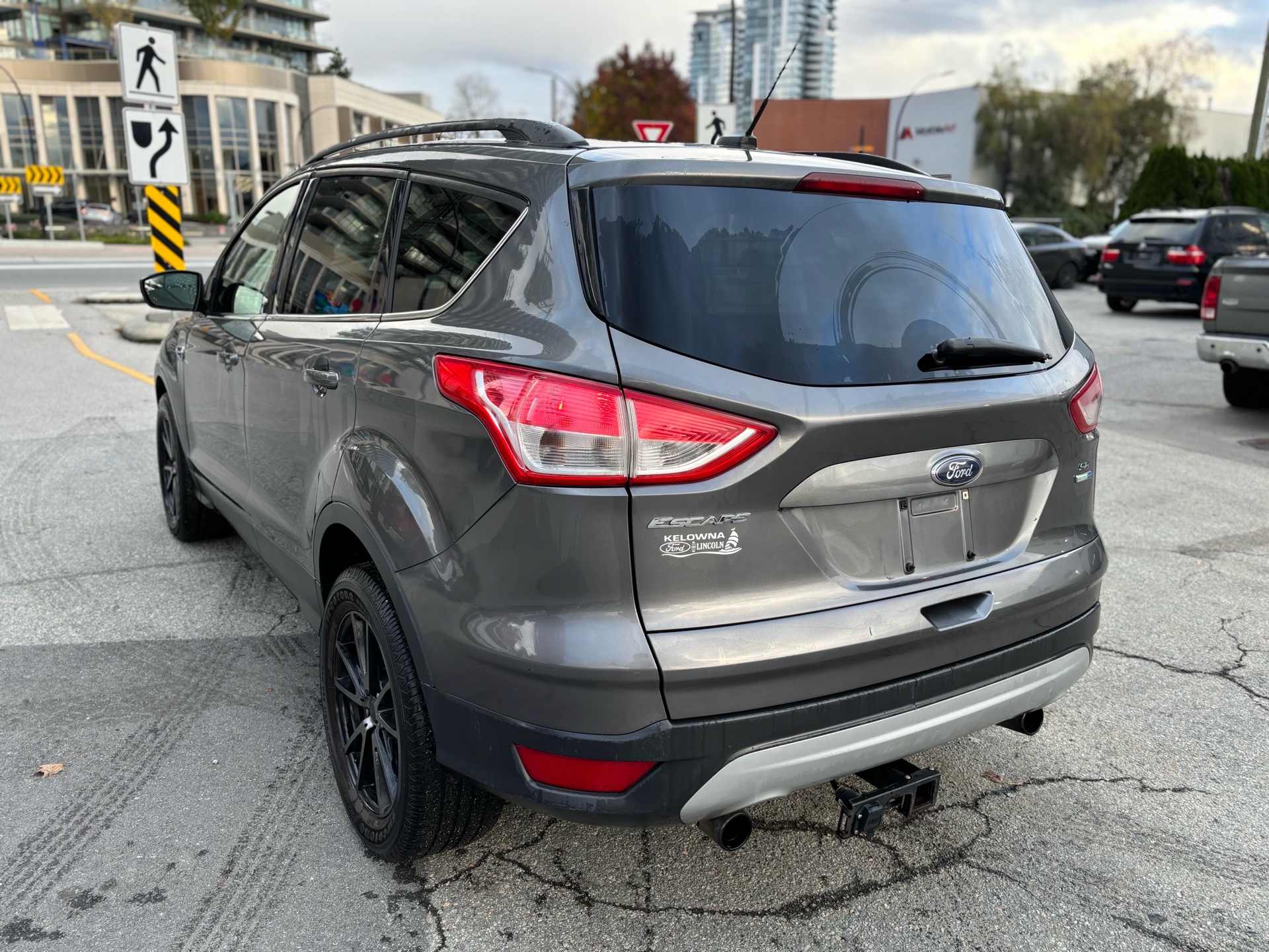 /canwestautoinc/2013-Ford-Escape-9209949485964846.jpg