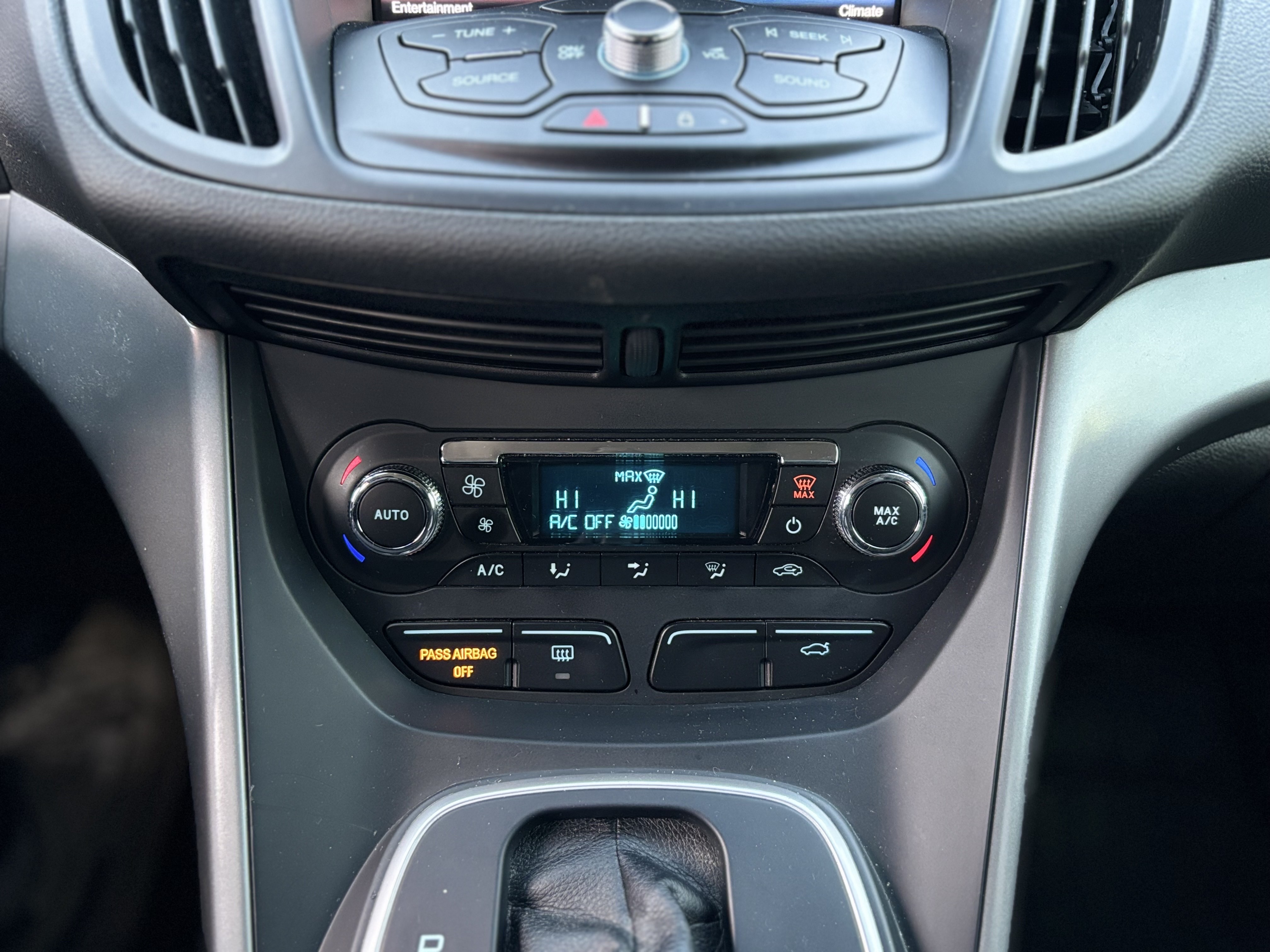 /canwestautoinc/2013-Ford-Escape-9333235532171755.jpg