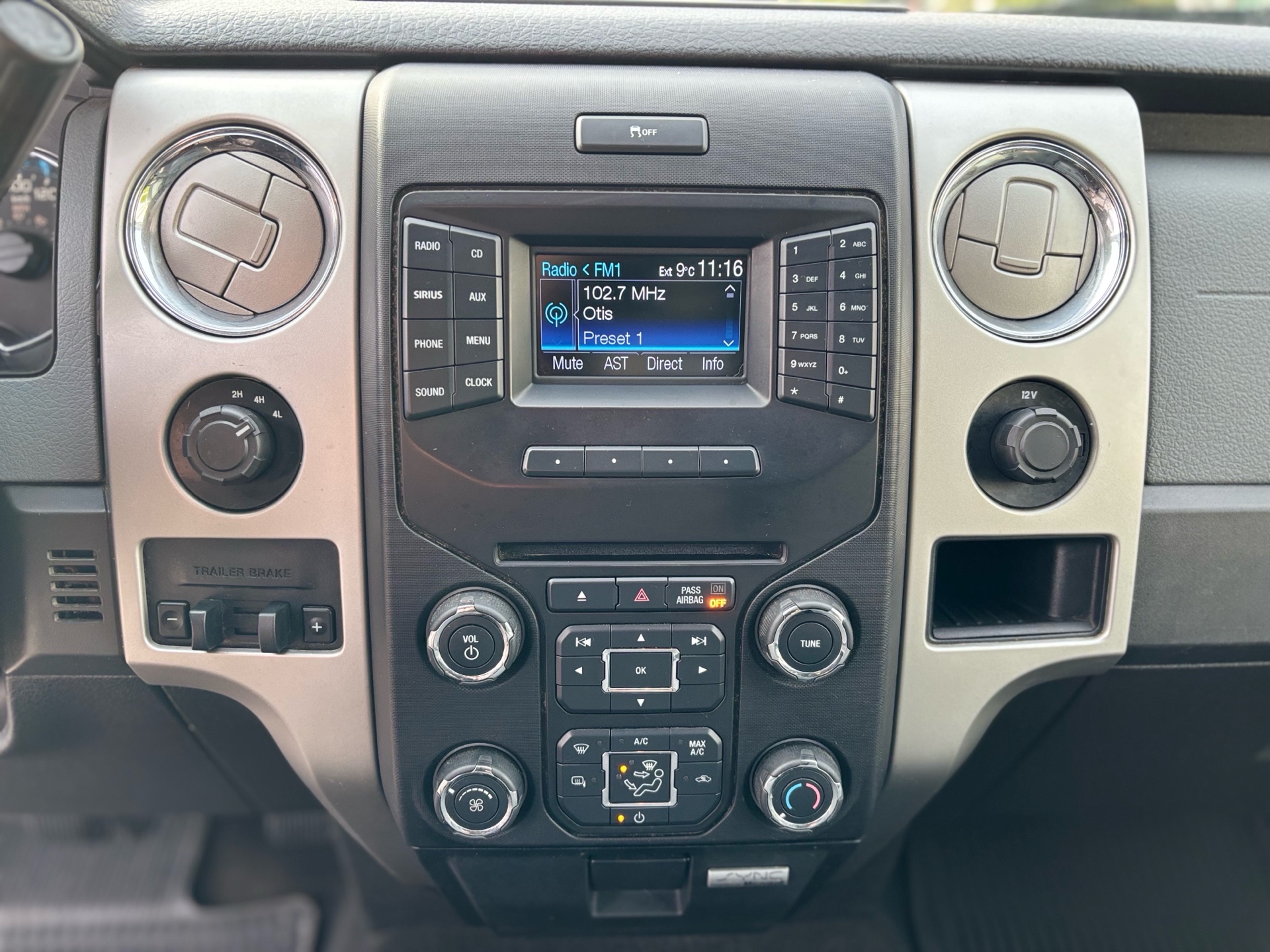 /canwestautoinc/2013-Ford-F-150-039636546423260643.jpg