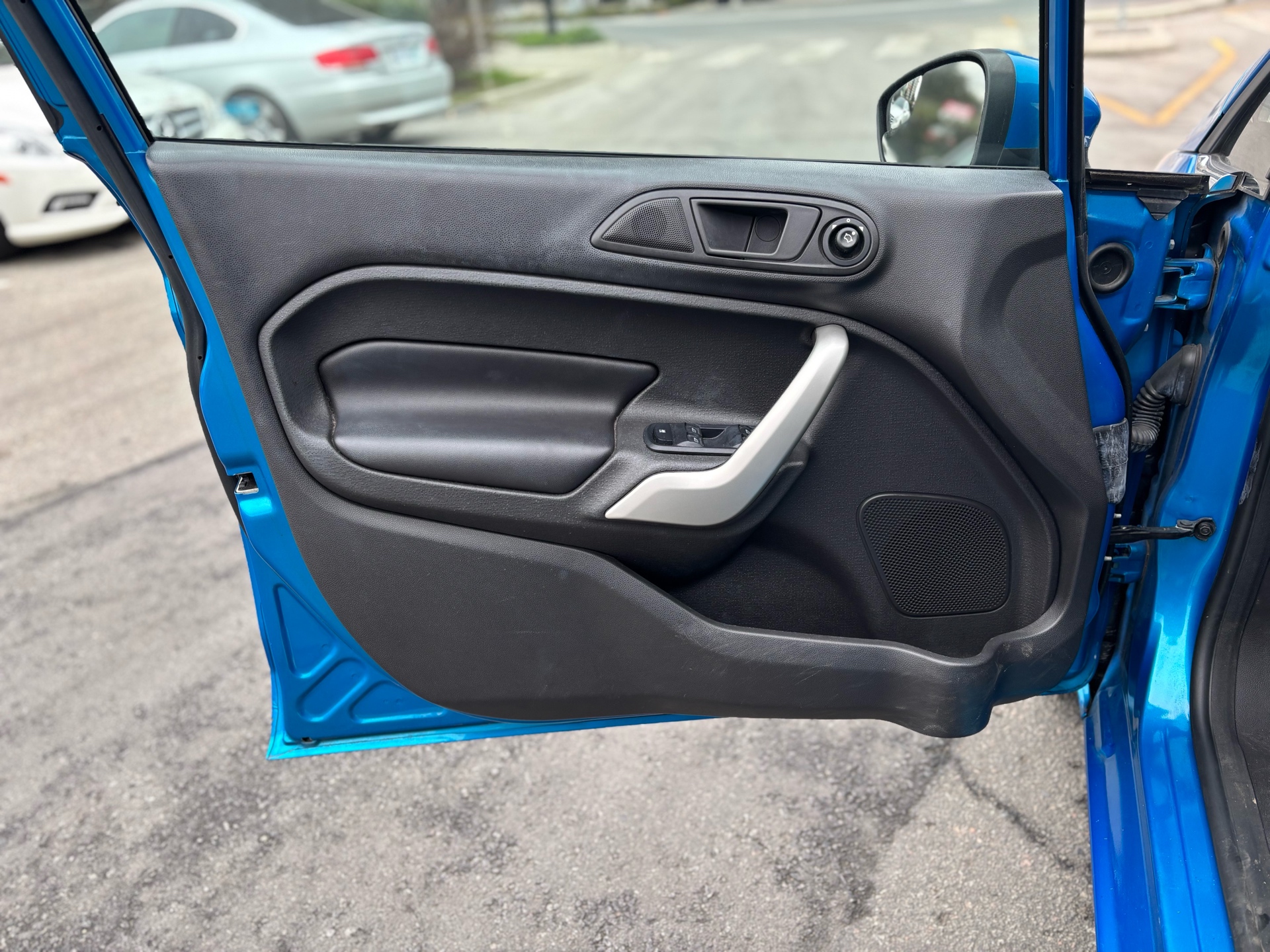 /canwestautoinc/2013-Ford-Fiesta-038626014931761654.jpg
