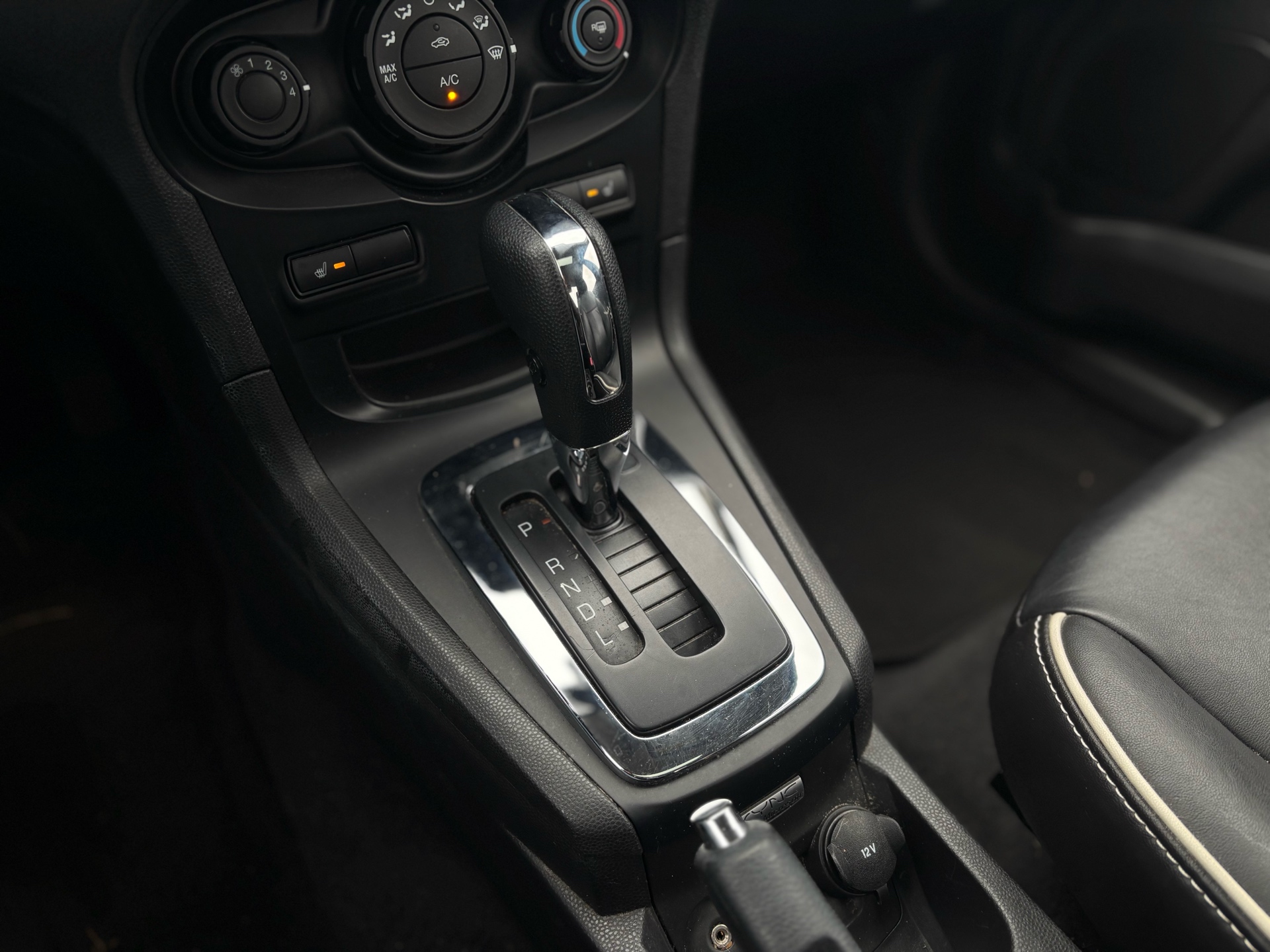 /canwestautoinc/2013-Ford-Fiesta-5306345865884123.jpg