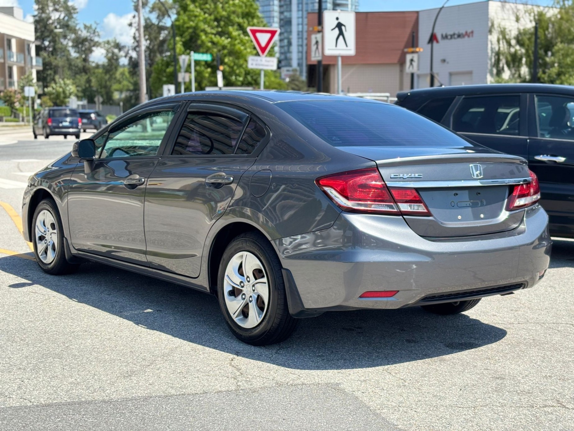 /canwestautoinc/2013-Honda-Civic-025443704366163056.jpg
