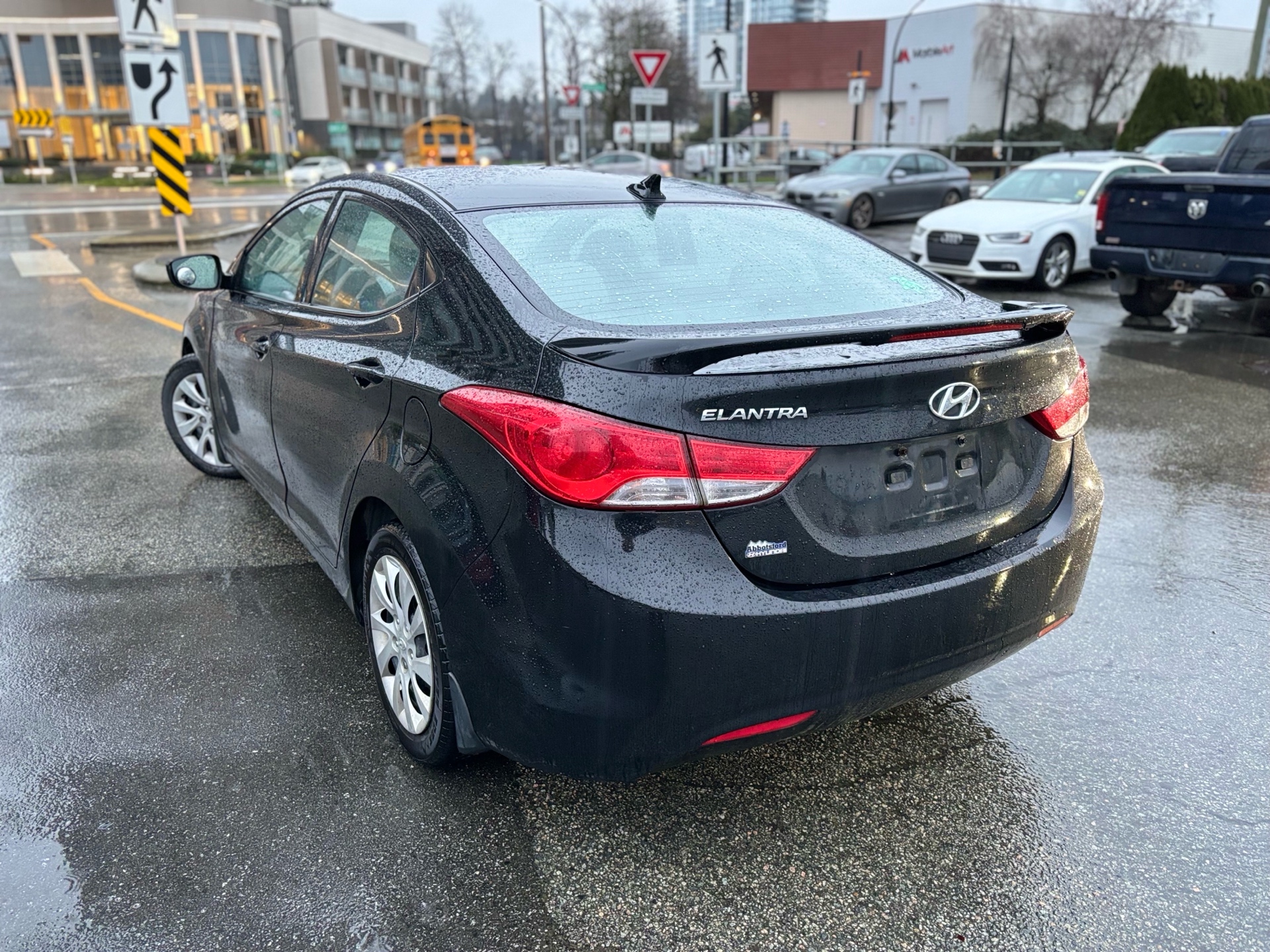 /canwestautoinc/2013-Hyundai-Elantra-3034526126890207.jpg
