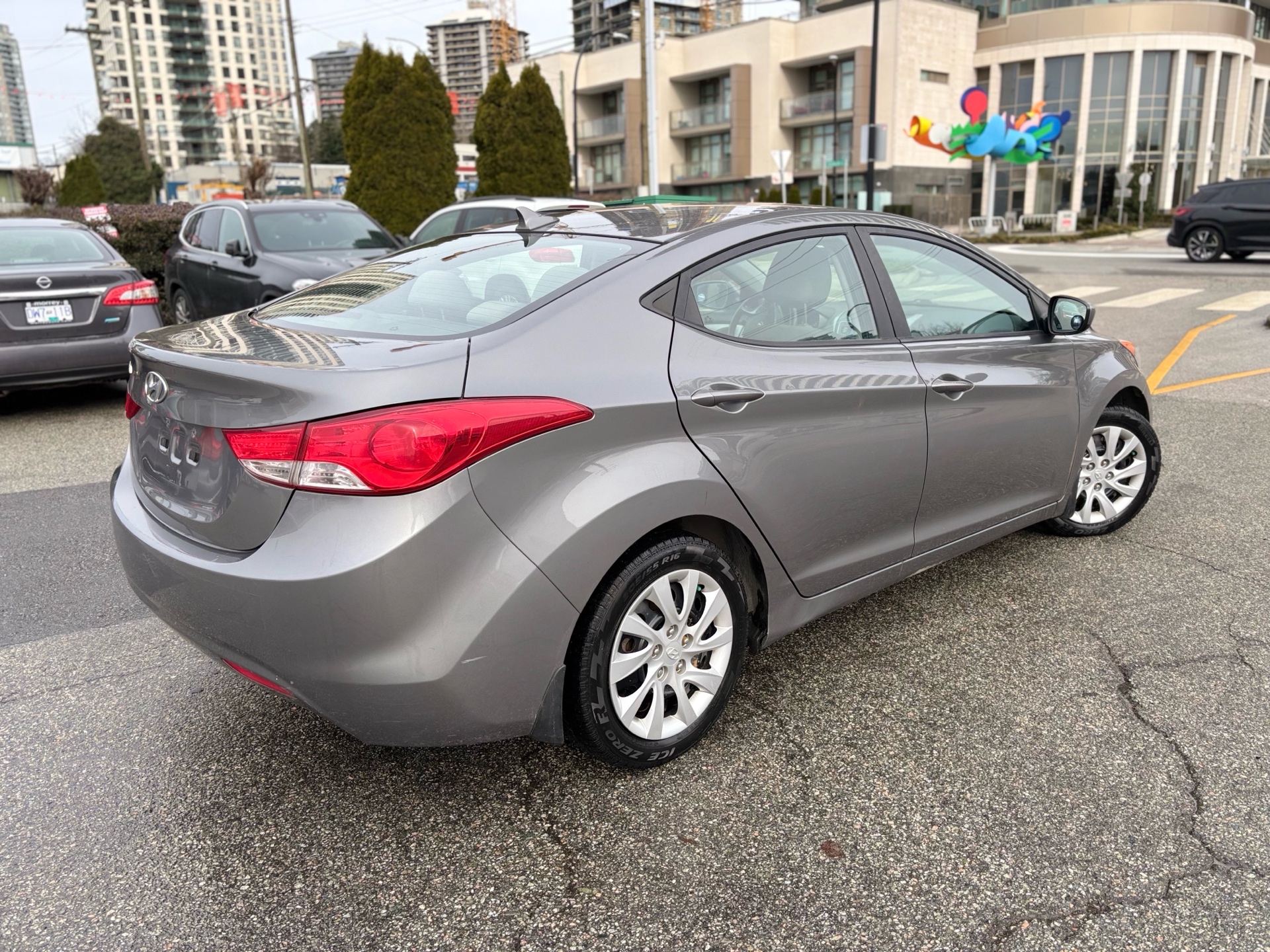 /canwestautoinc/2013-Hyundai-Elantra-45555346098841865.jpg