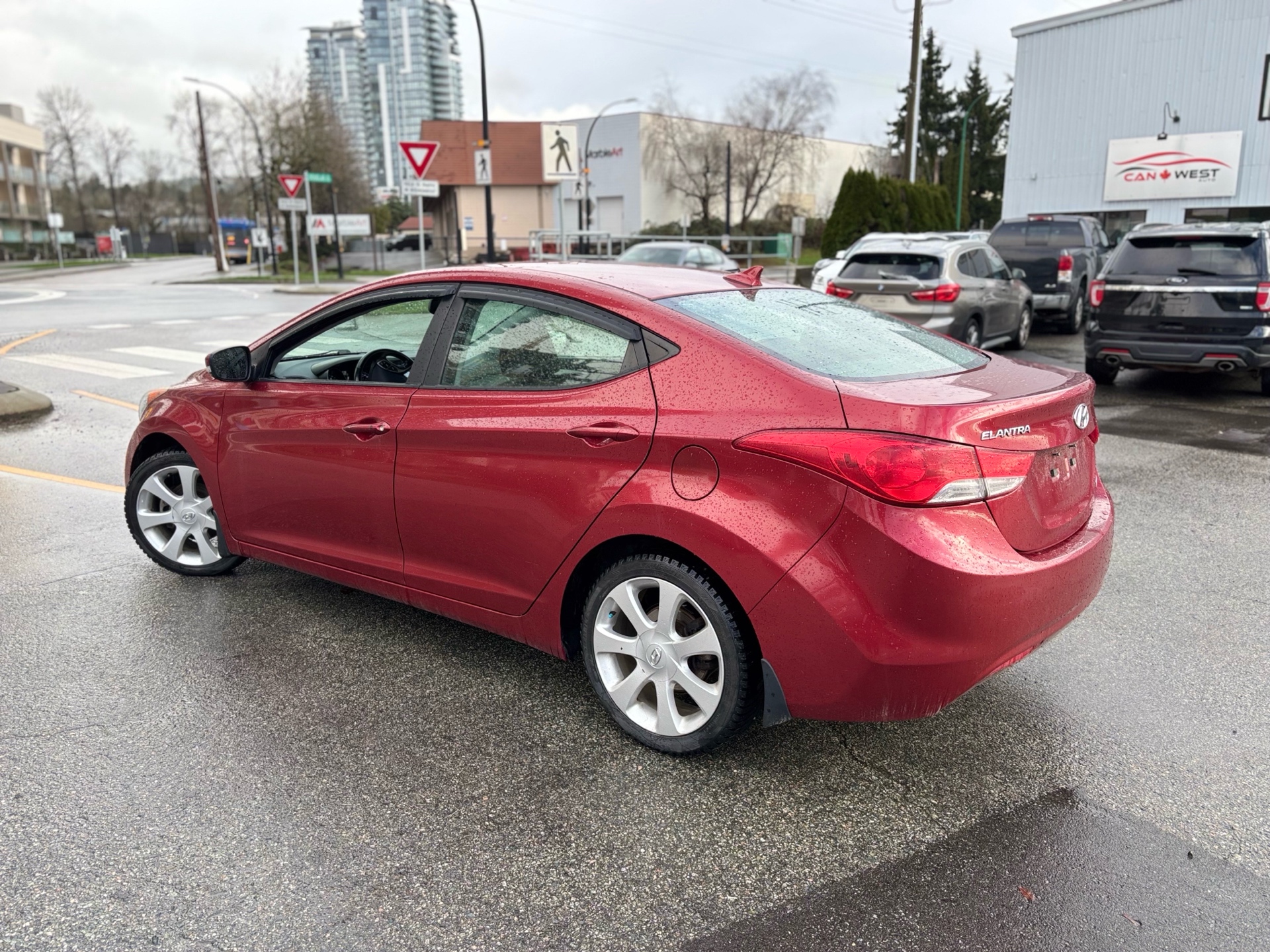 /canwestautoinc/2013-Hyundai-Elantra-6086606731702424.jpg
