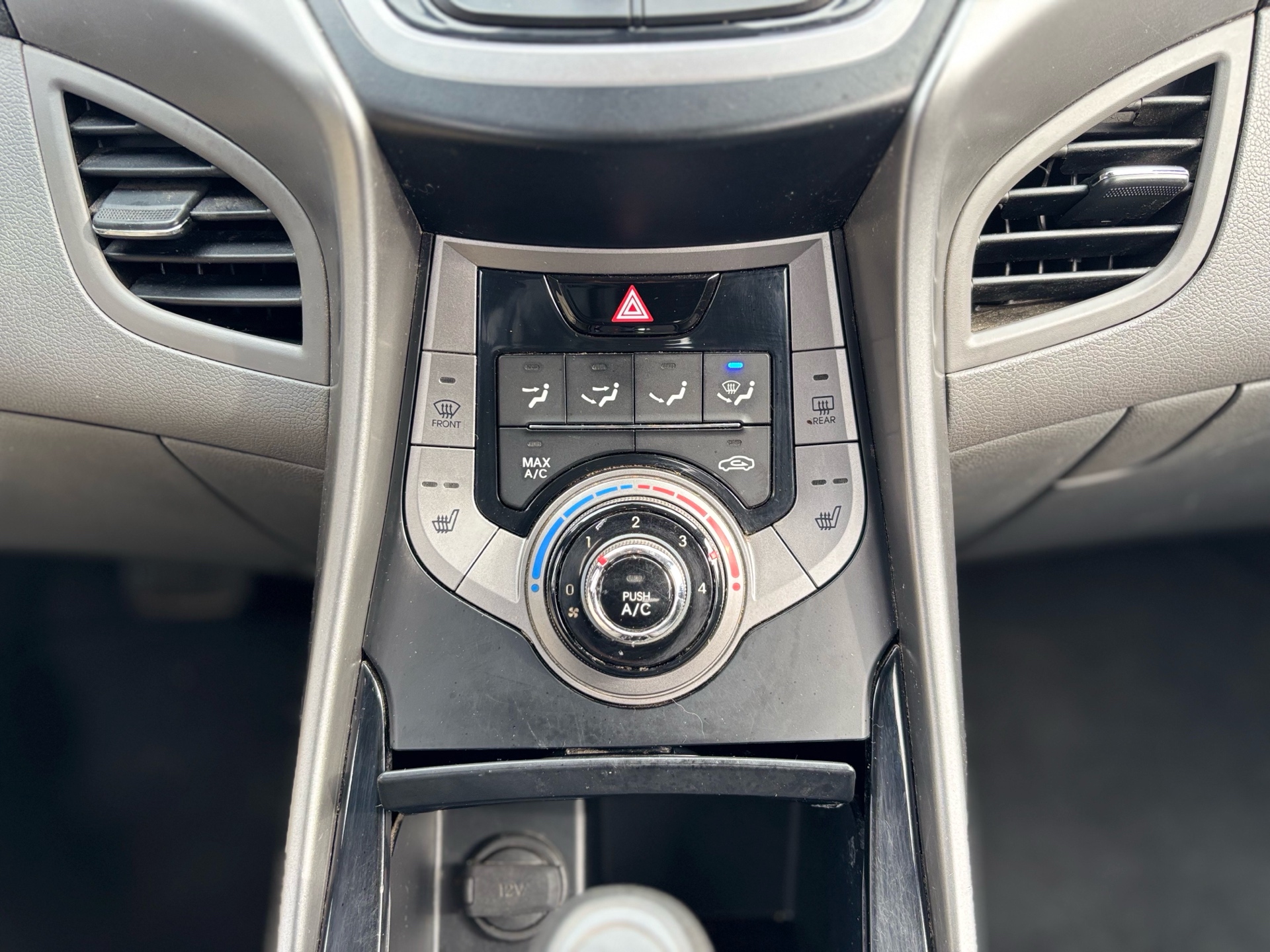 /canwestautoinc/2013-Hyundai-Elantra-8165537182999048.jpg