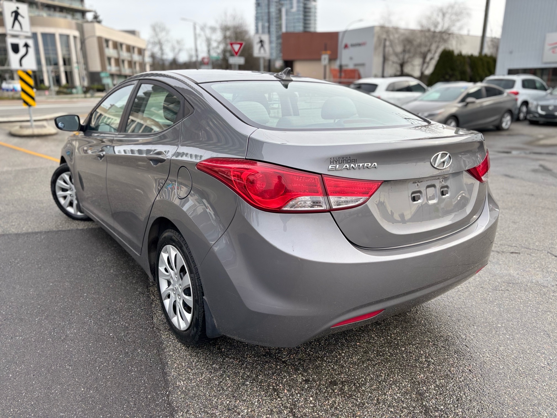 /canwestautoinc/2013-Hyundai-Elantra-8199066034507225.jpg