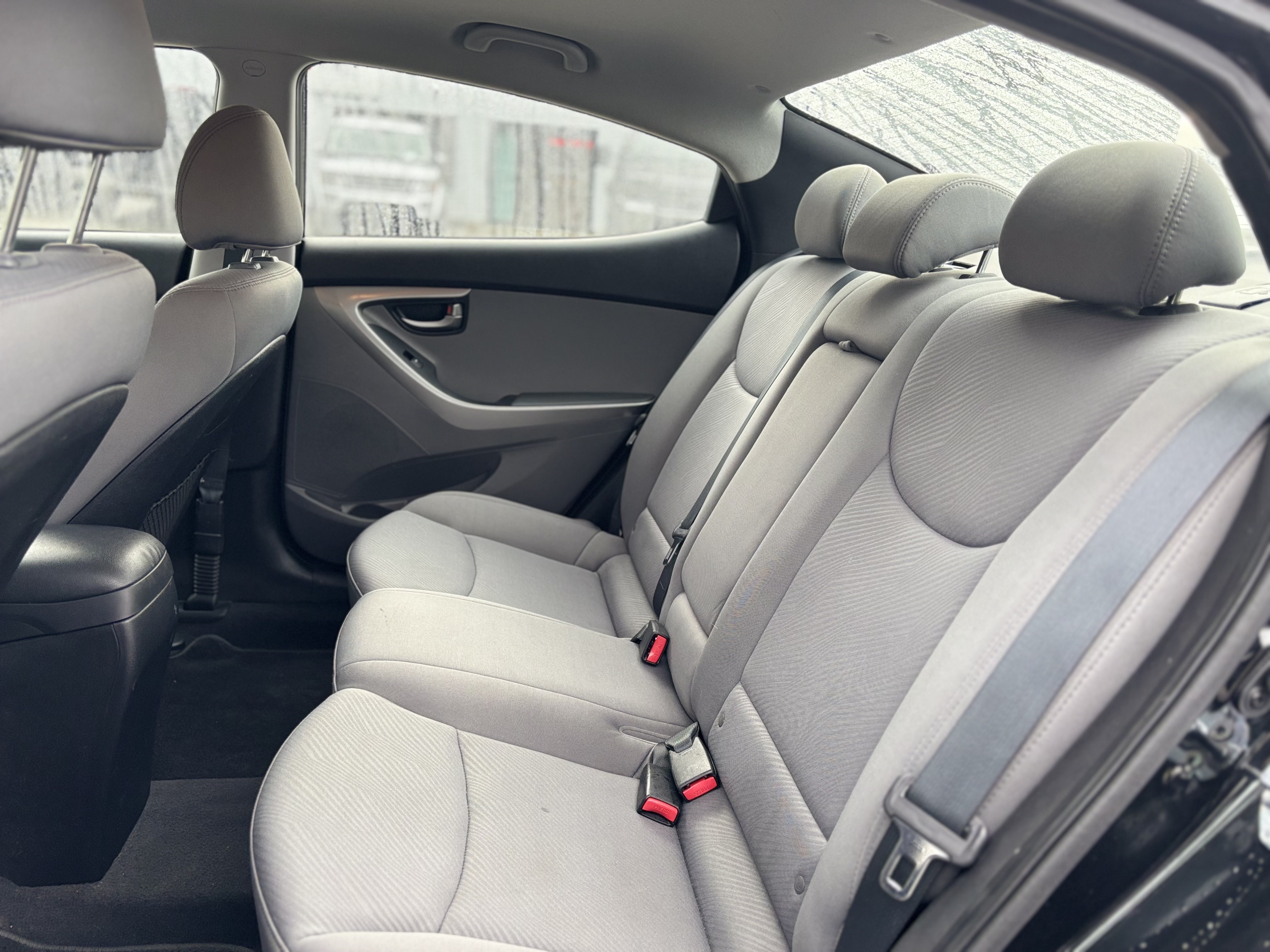 /canwestautoinc/2013-Hyundai-Elantra-8992000983027473.jpg