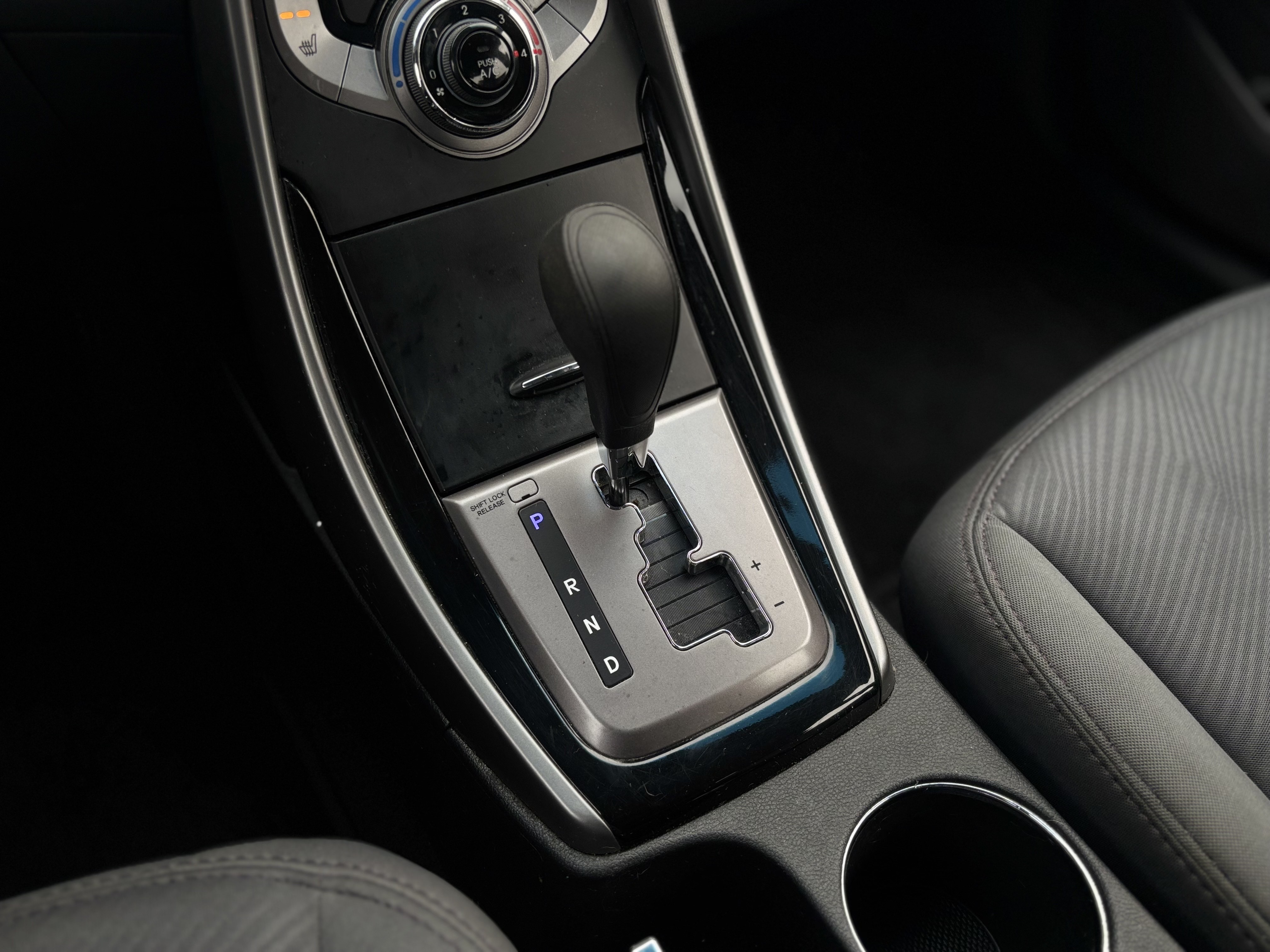 /canwestautoinc/2013-Hyundai-Elantra-9095387954310197.jpg