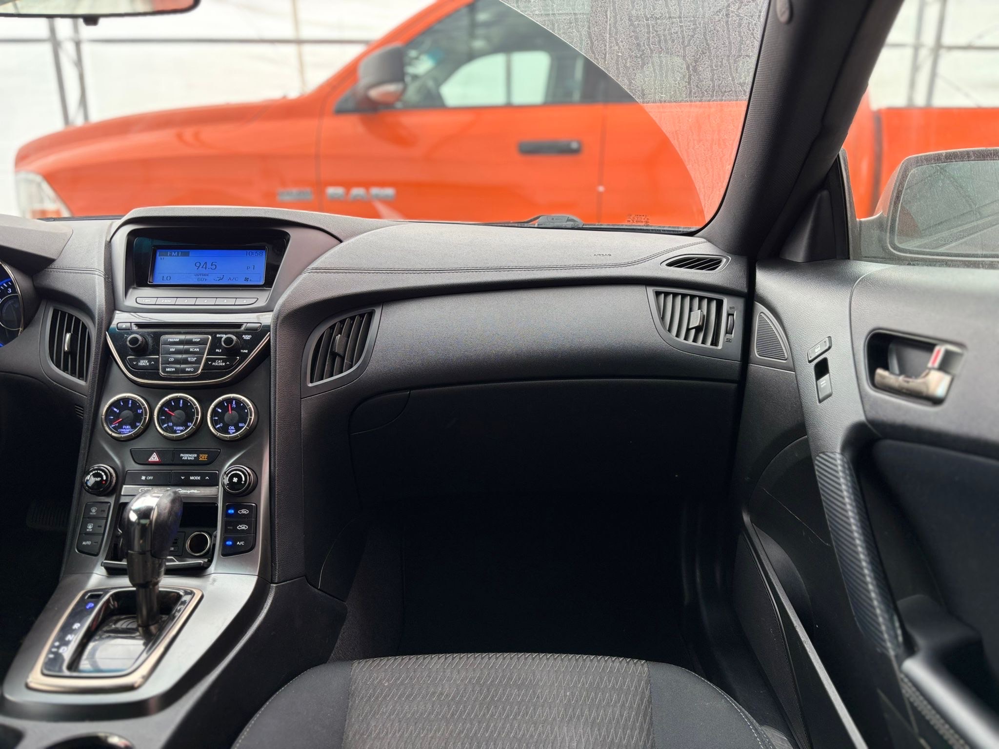 /canwestautoinc/2013-Hyundai-Genesis-35617809268575296.jpg