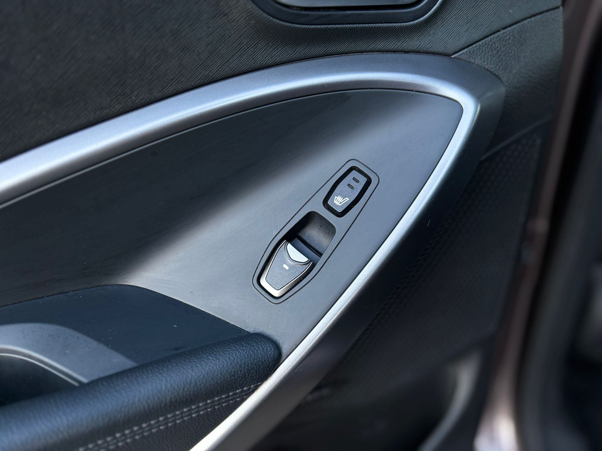 /canwestautoinc/2013-Hyundai-SantaFe-8559780381418689.jpg