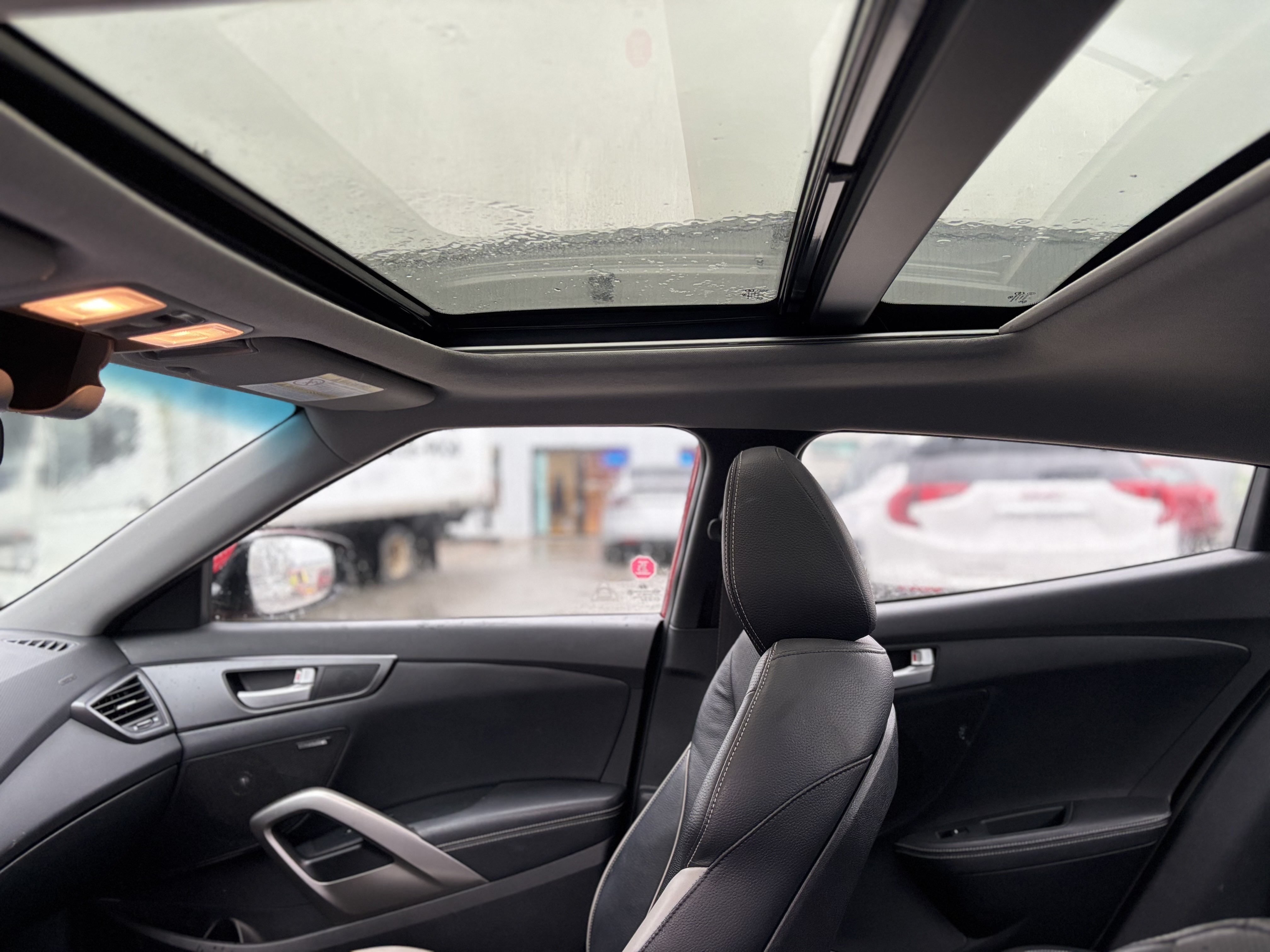 /canwestautoinc/2013-Hyundai-Veloster-1850249523627454.jpg