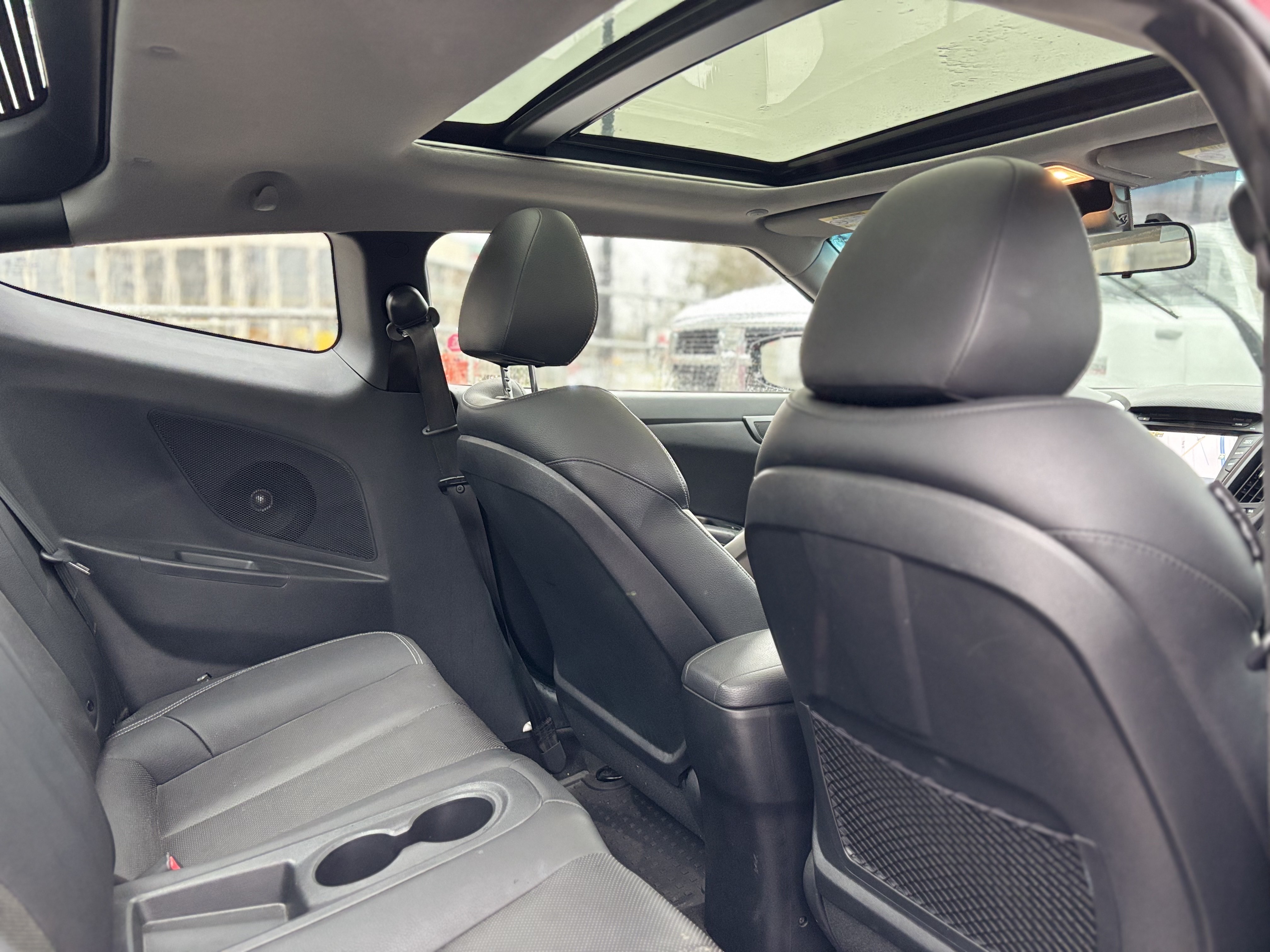 /canwestautoinc/2013-Hyundai-Veloster-43481352447781507.jpg