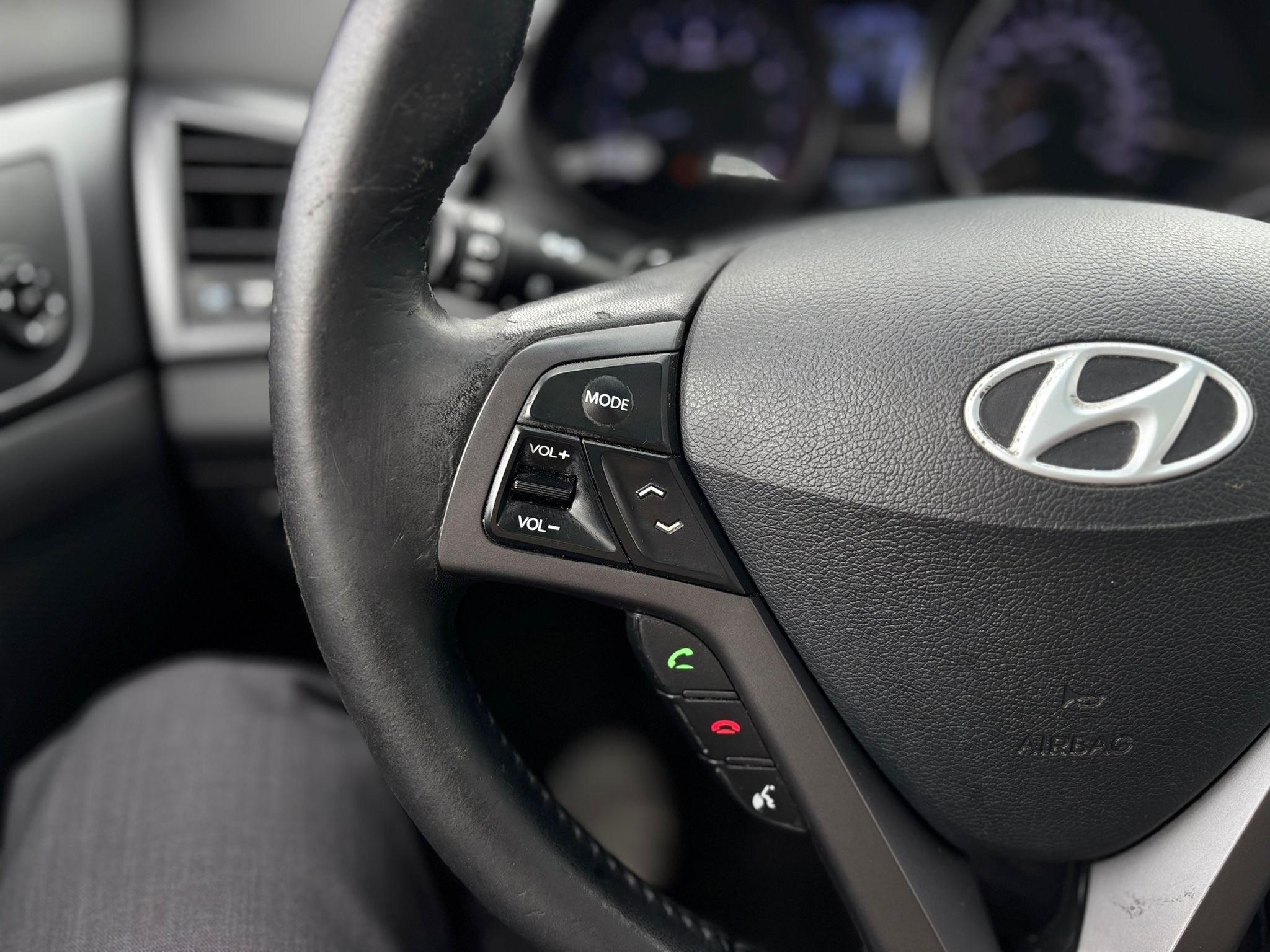 /canwestautoinc/2013-Hyundai-Veloster-5819910574408185.jpg