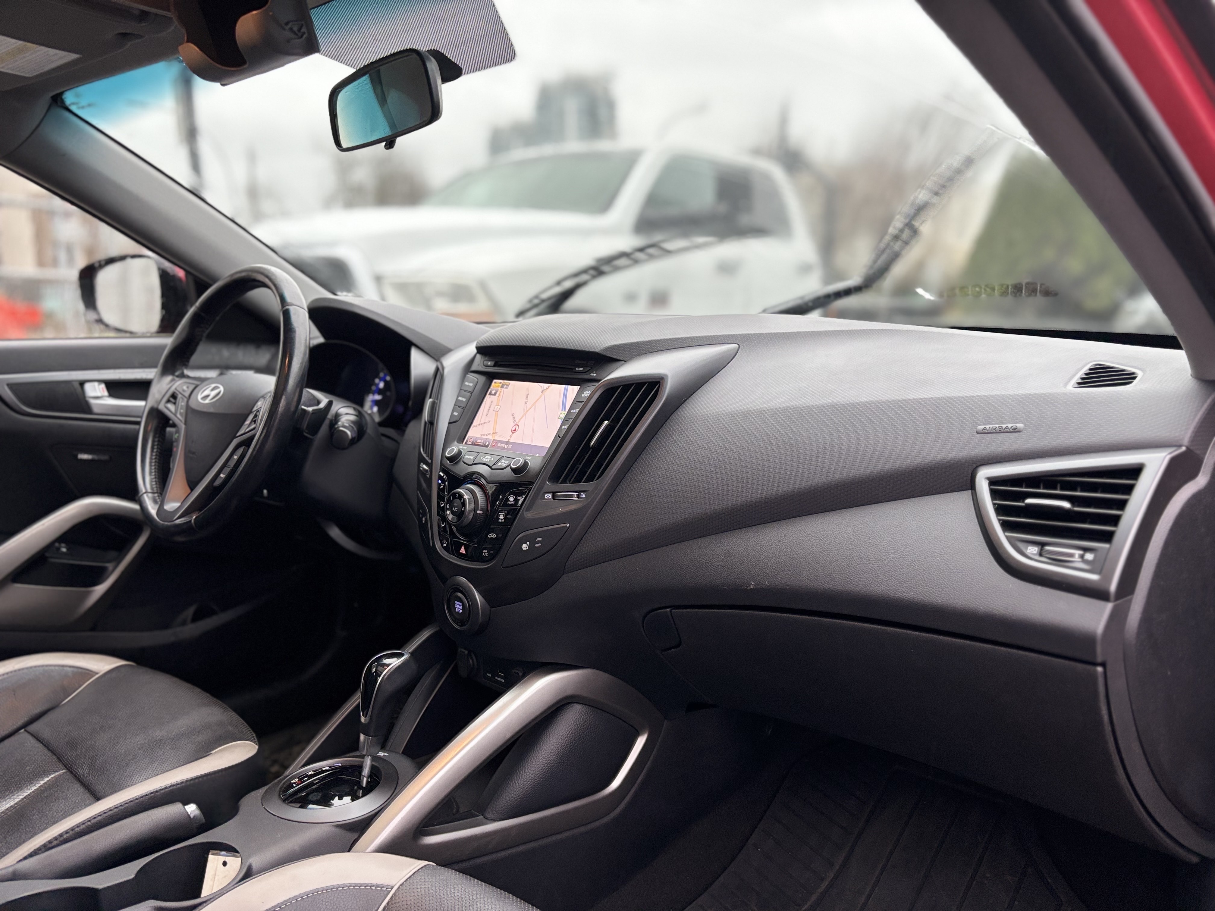 /canwestautoinc/2013-Hyundai-Veloster-6038210962667321.jpg