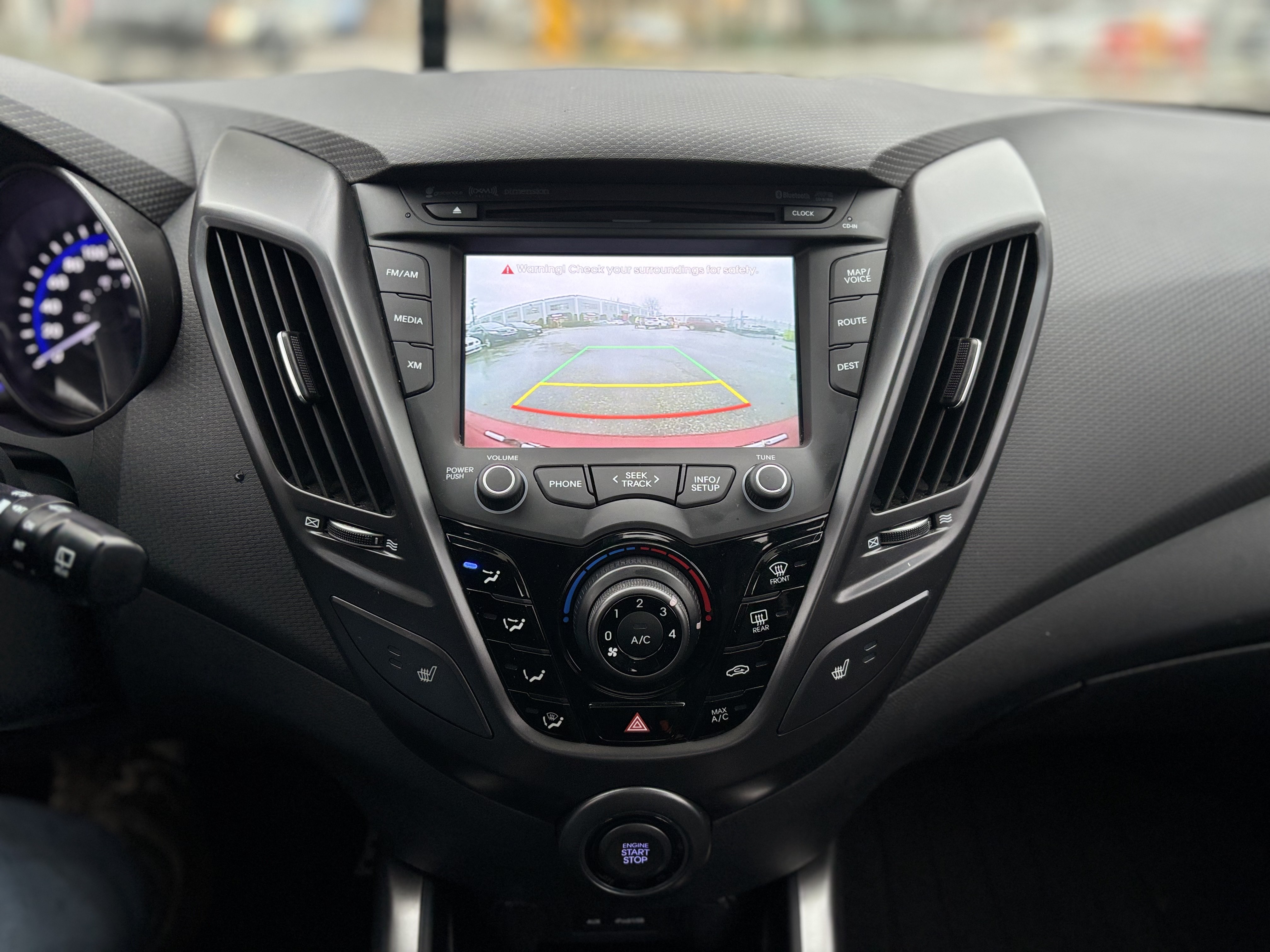 /canwestautoinc/2013-Hyundai-Veloster-632201679096615.jpg