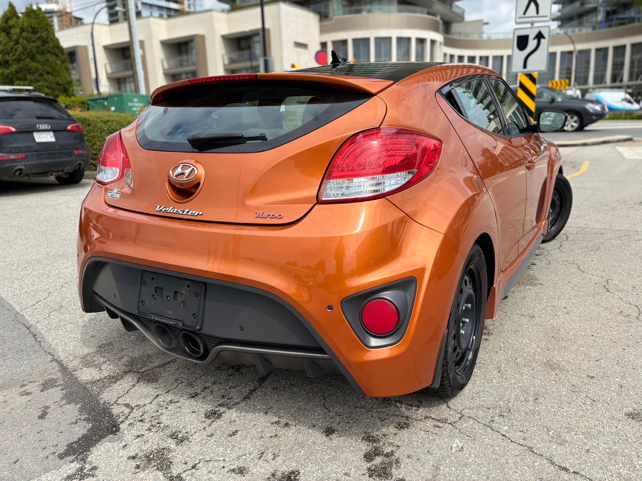 /canwestautoinc/2013-Hyundai-Veloster-8674590530621338.jpg