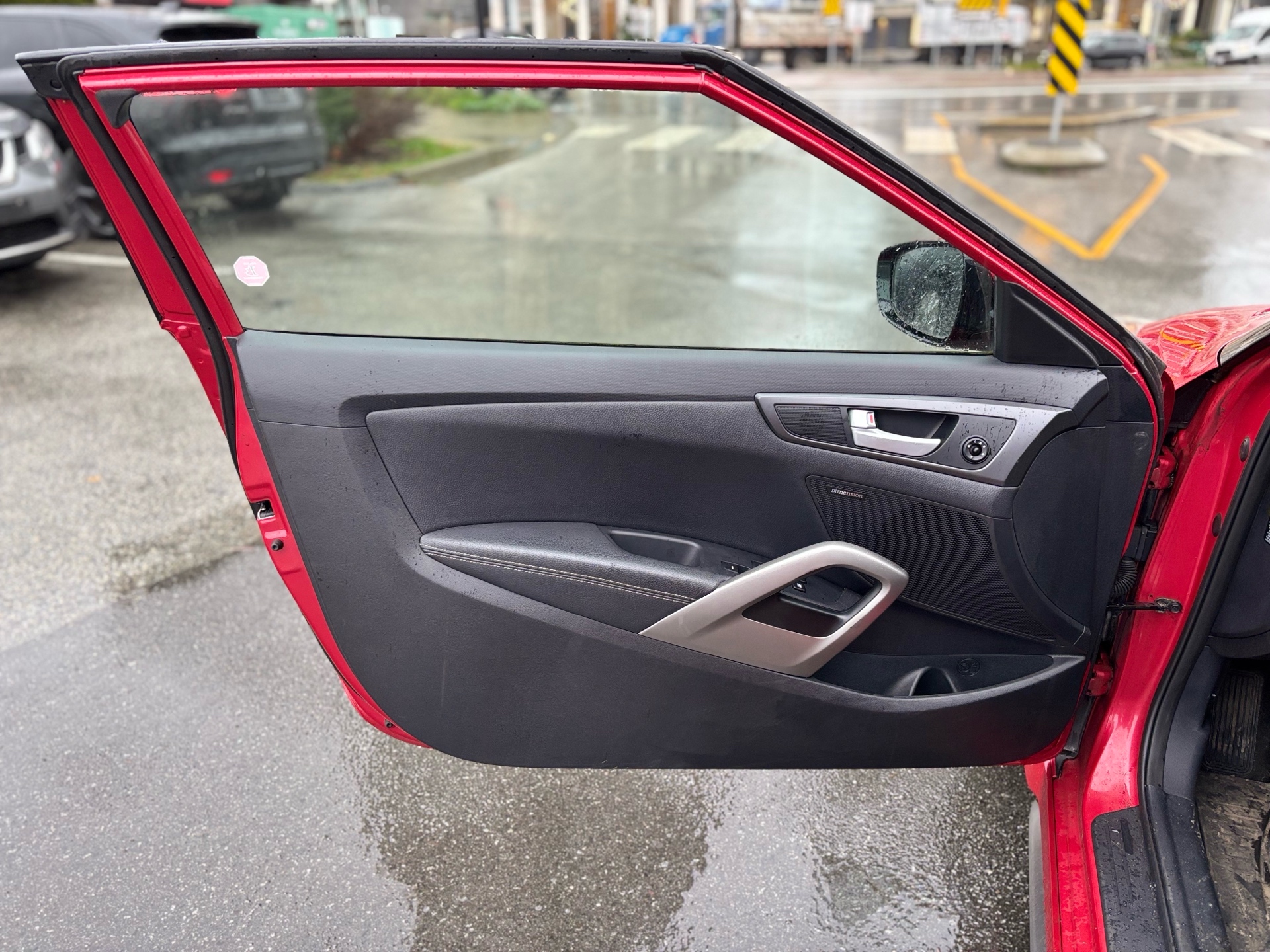 /canwestautoinc/2013-Hyundai-Veloster-8917493745455889.jpg