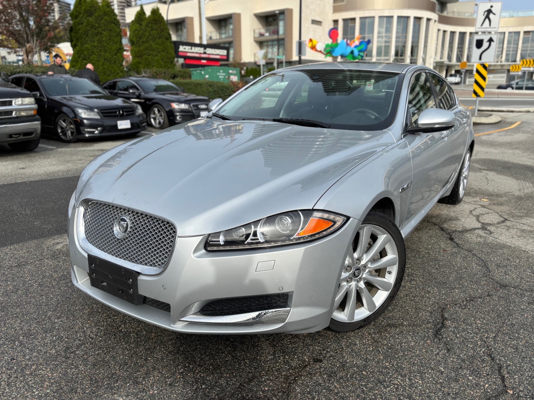 /canwestautoinc/2013-Jaguar-XF-8043100452730363.jpg
