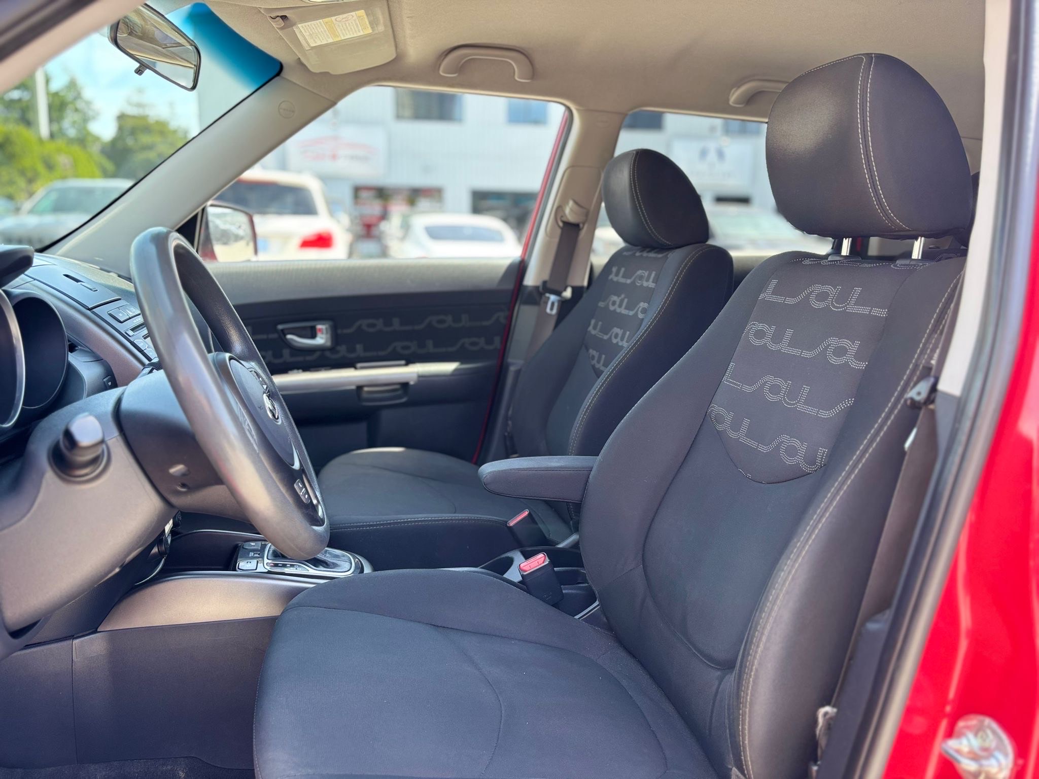 /canwestautoinc/2013-Kia-Soul-03269669937230524.jpg
