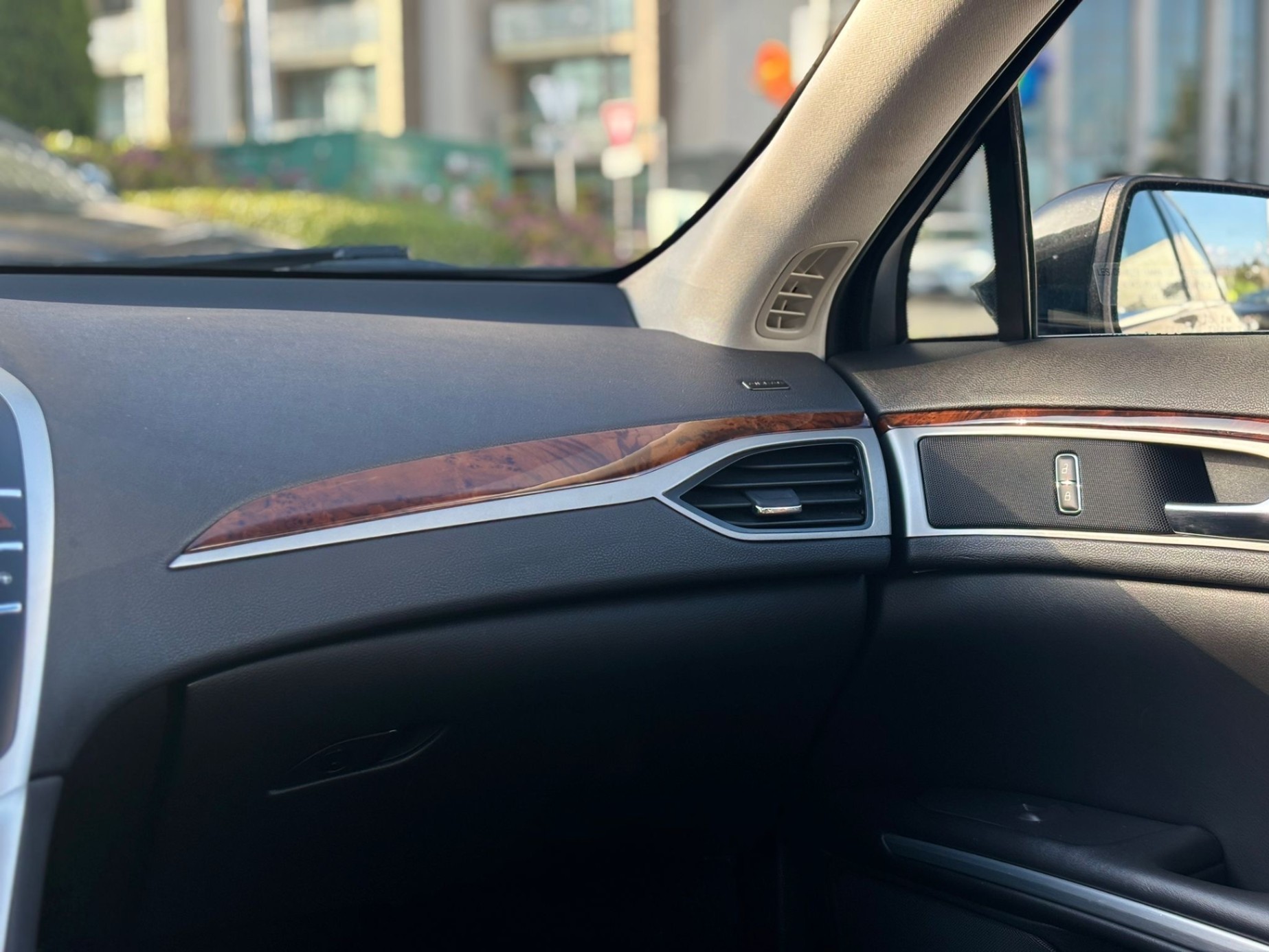 /canwestautoinc/2013-Lincoln-MKZ-44968047029261937.jpg