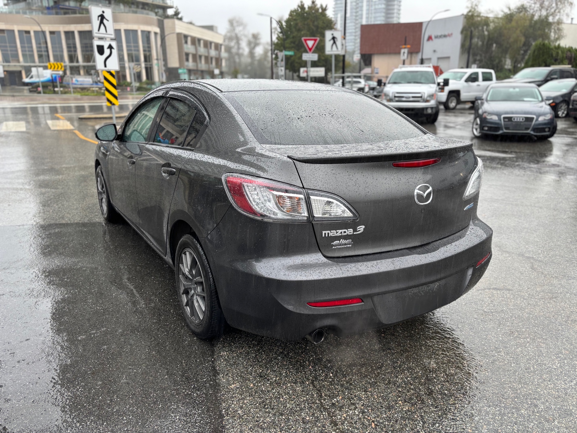 /canwestautoinc/2013-Mazda-Mazda3-022461095139484133.jpg