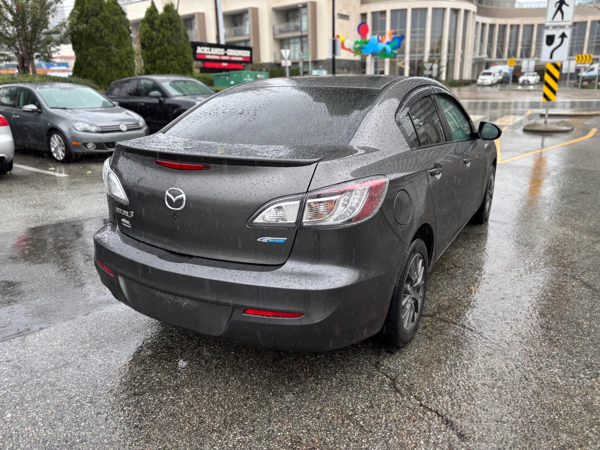 /canwestautoinc/2013-Mazda-Mazda3-14011506568054388.jpg