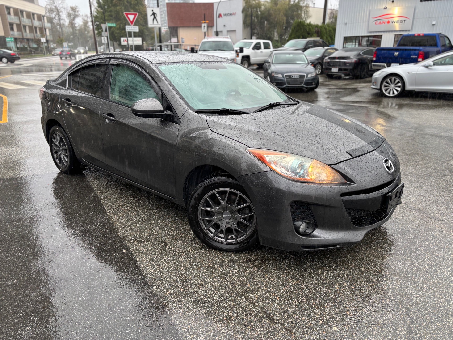 /canwestautoinc/2013-Mazda-Mazda3-24658674033205097.jpg