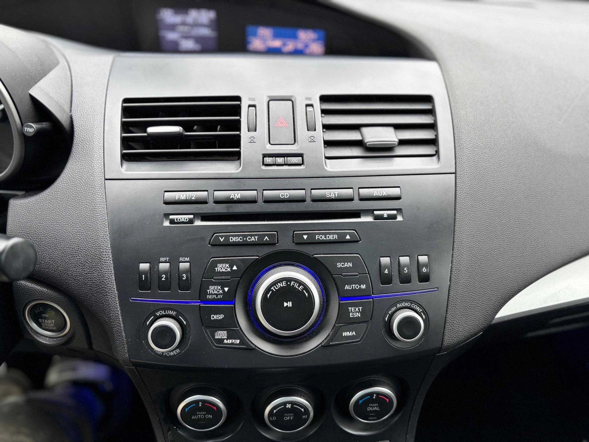 /canwestautoinc/2013-Mazda-Mazda3-7073683752136131.jpg