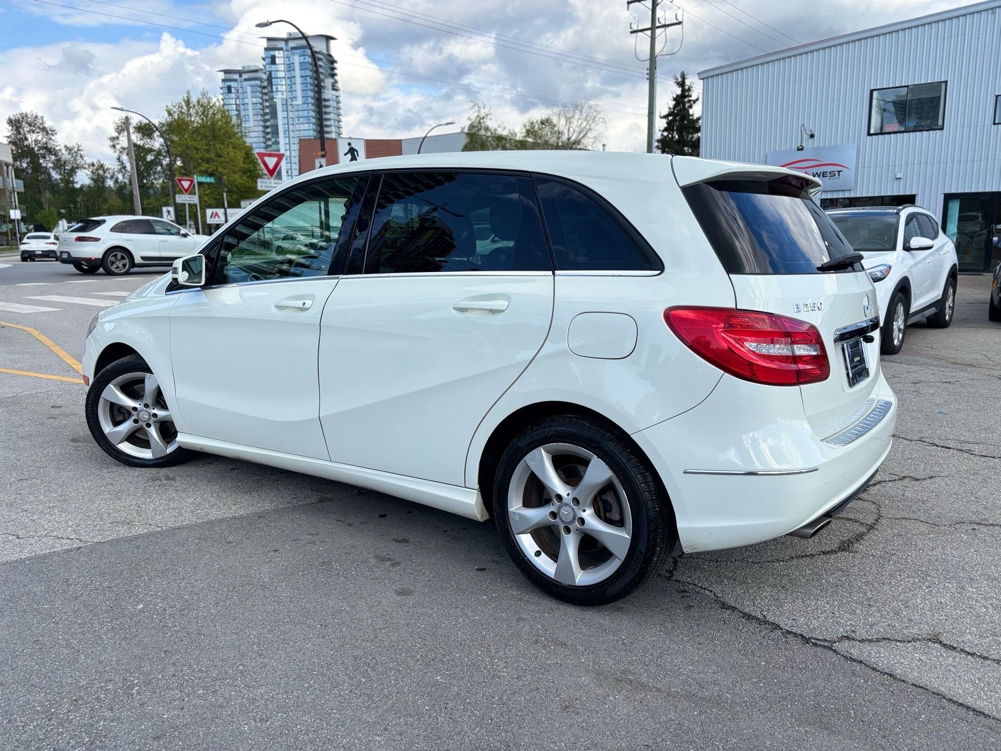 /canwestautoinc/2013-Mercedes-Benz-B-Class-5190578204546965.jpg
