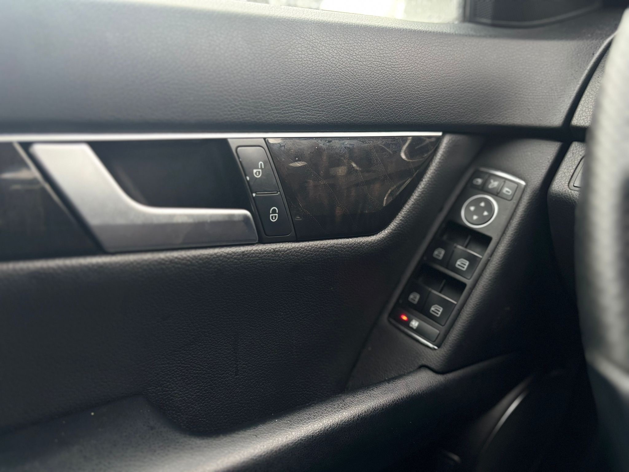 /canwestautoinc/2013-Mercedes-Benz-C-Class-39017571881090807.jpg