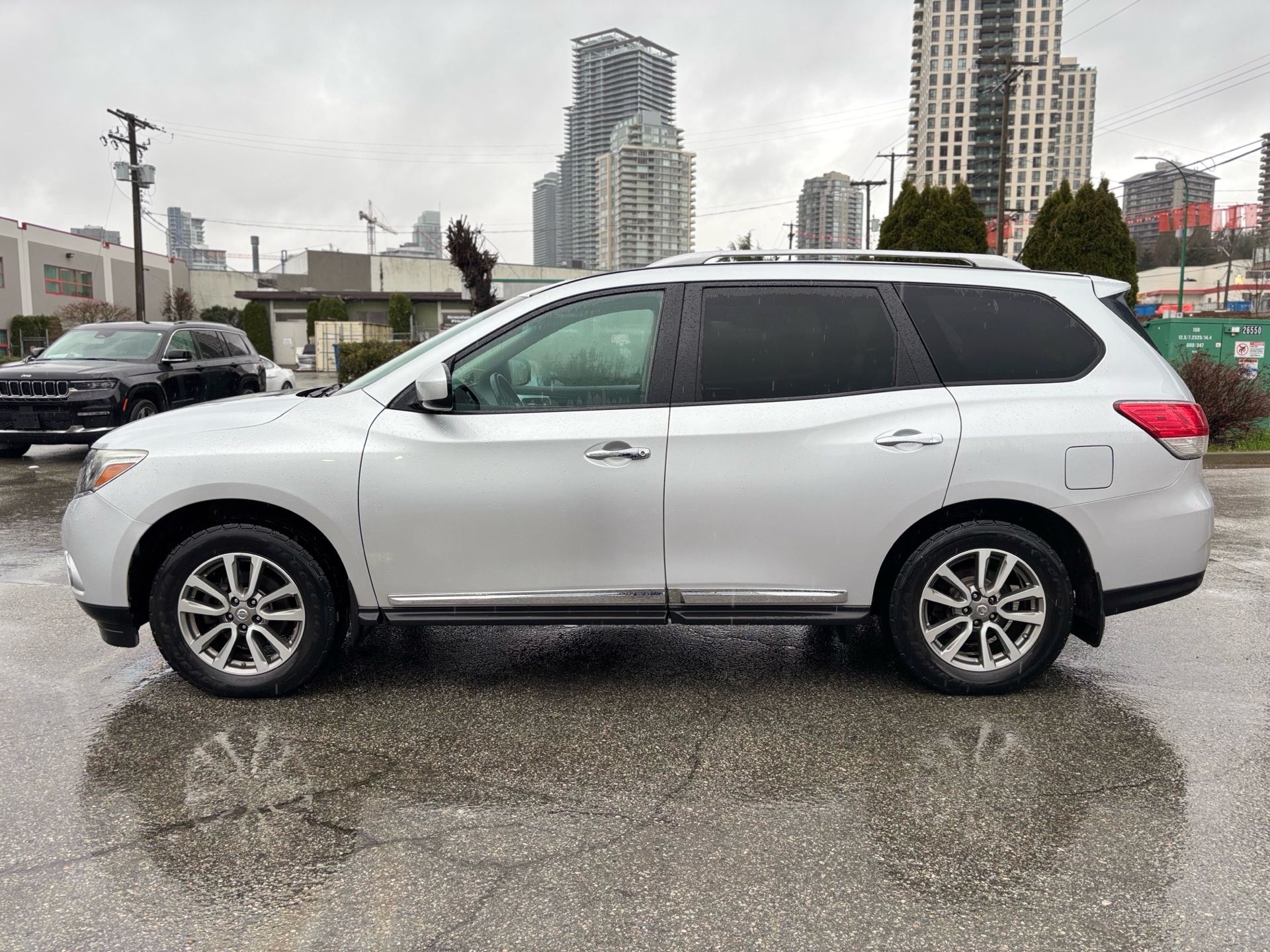 /canwestautoinc/2013-Nissan-Pathfinder-09541116117803061.jpg