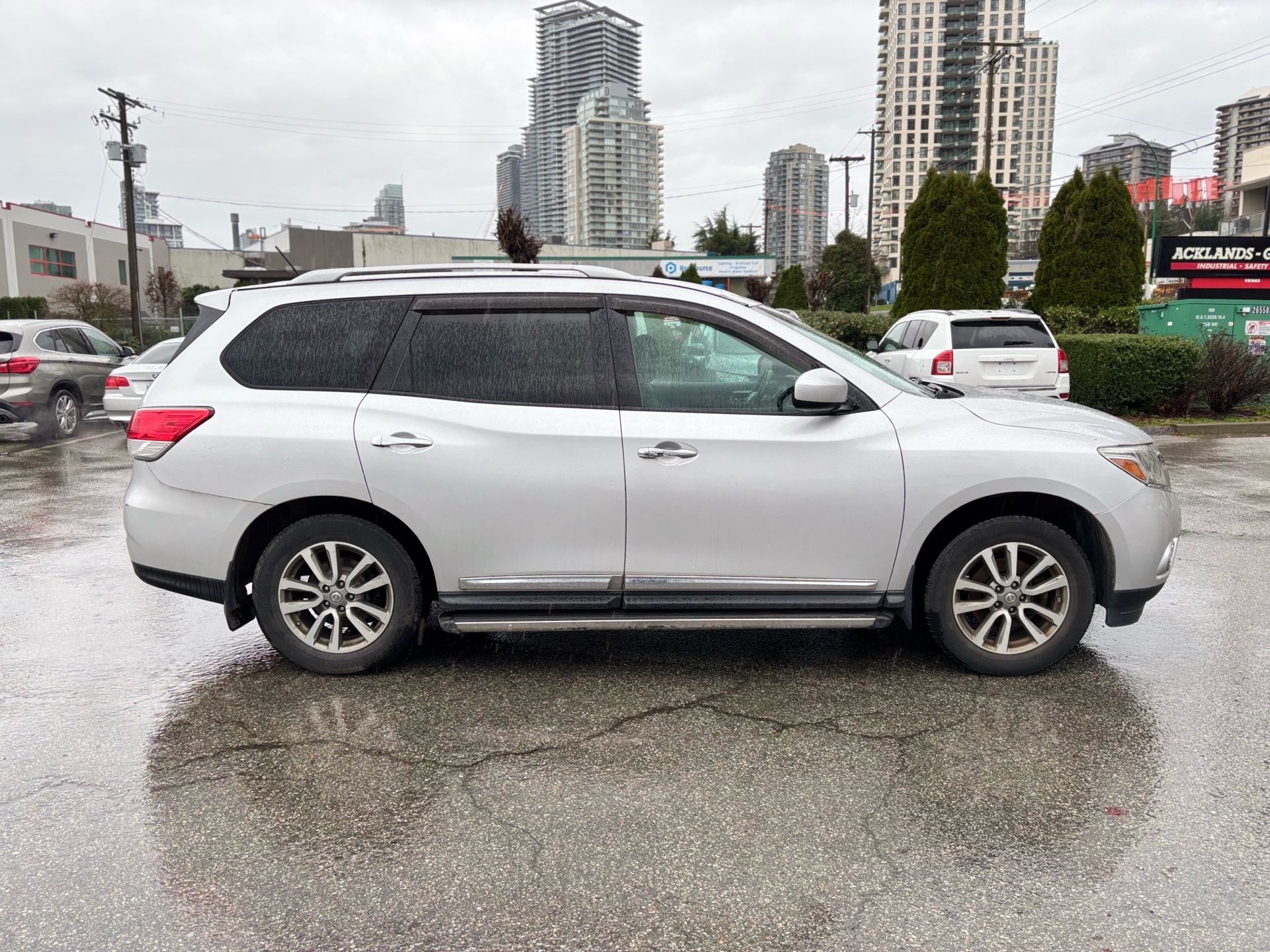 /canwestautoinc/2013-Nissan-Pathfinder-3981757049614152.jpg
