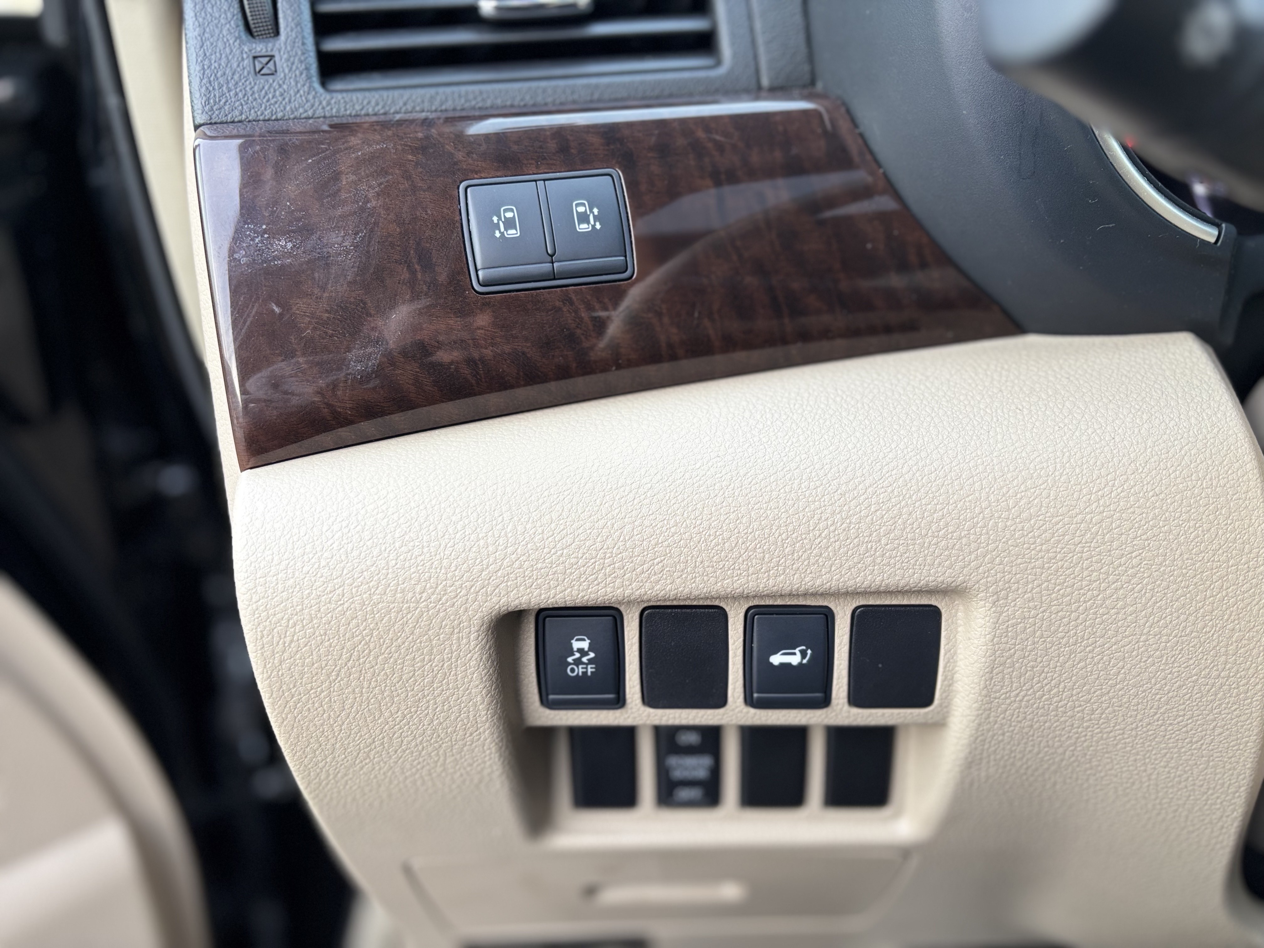 /canwestautoinc/2013-Nissan-Quest-27444604542383666.jpg