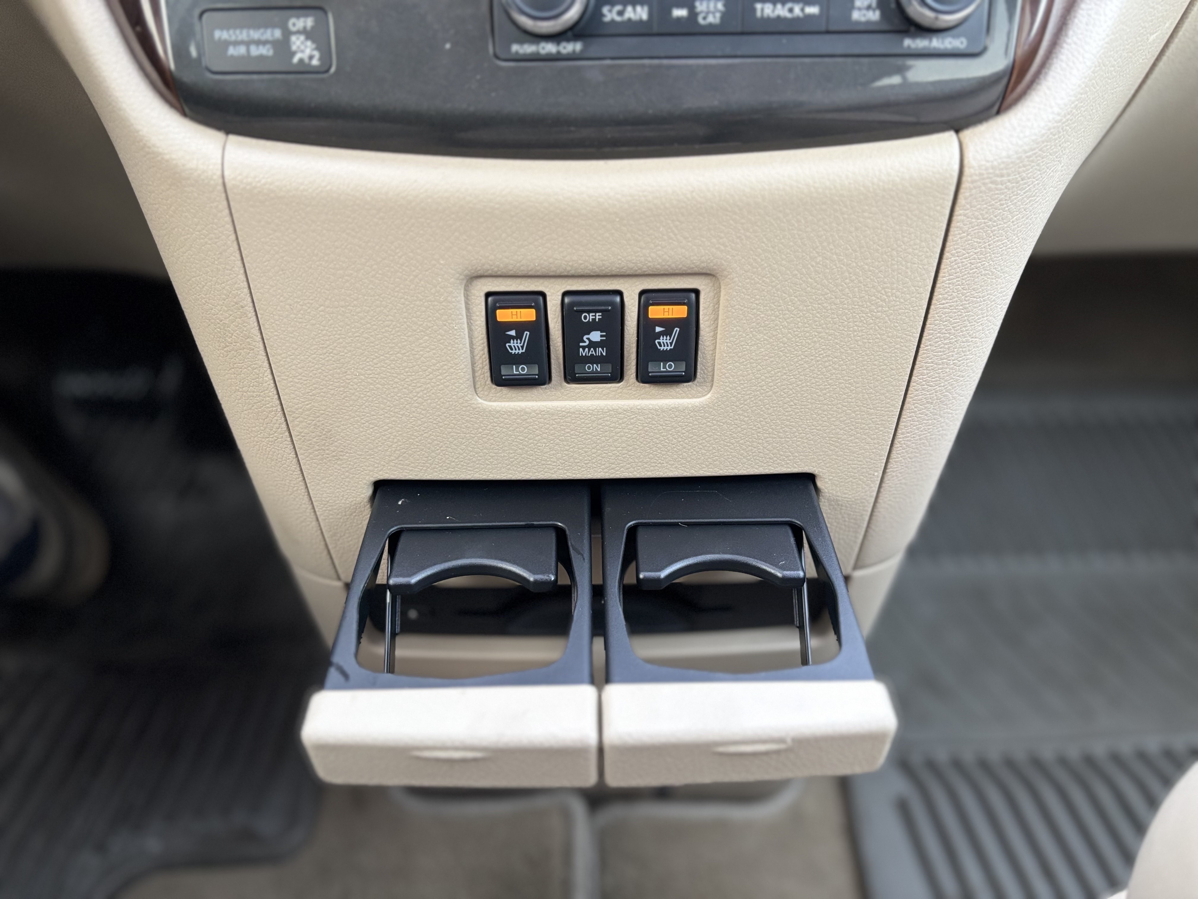 /canwestautoinc/2013-Nissan-Quest-32076142400361696.jpg